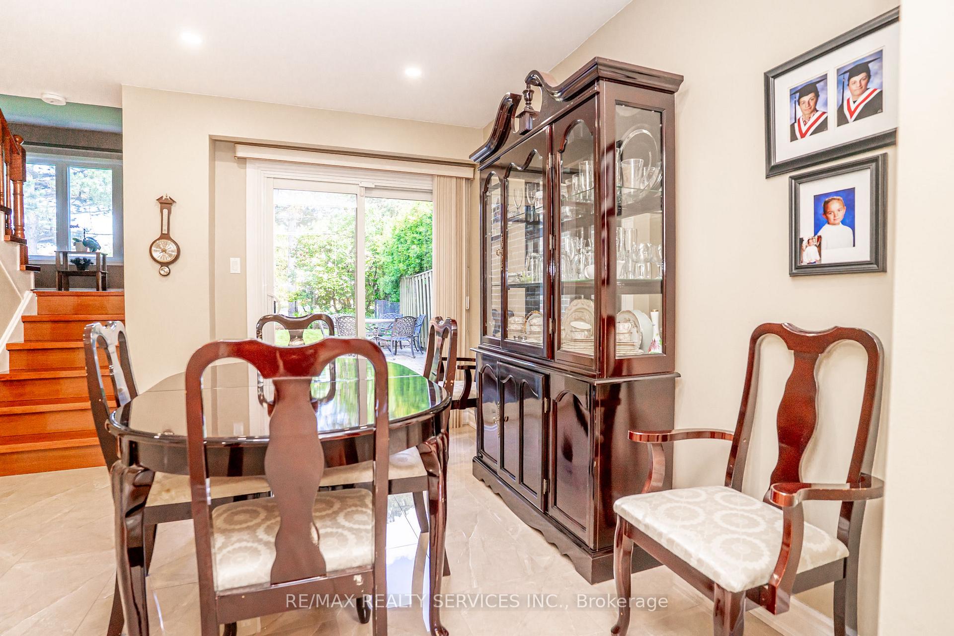 Photo 12 of 32 Winterfold Drive, Brampton, Madoc — HOMEH