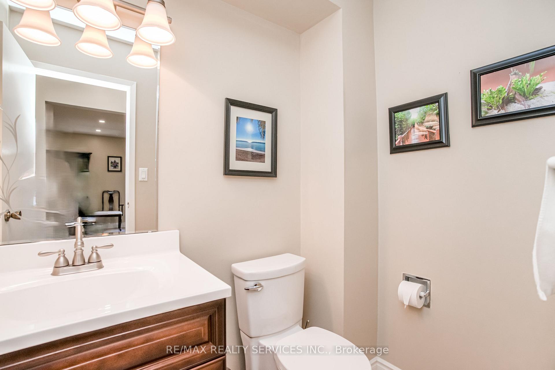 Photo 14 of 32 Winterfold Drive, Brampton, Madoc — HOMEH