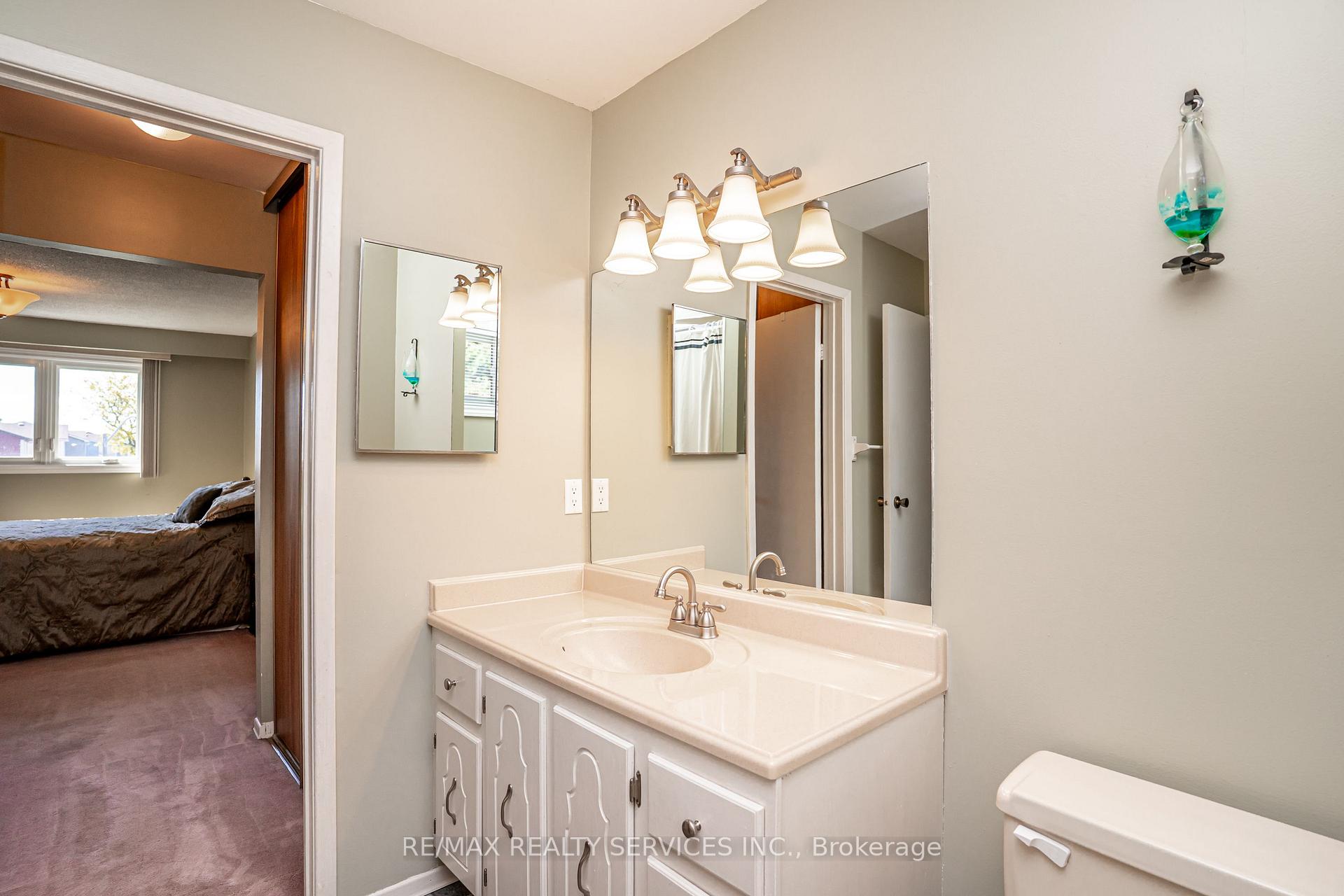 Photo 25 of 32 Winterfold Drive, Brampton, Madoc — HOMEH