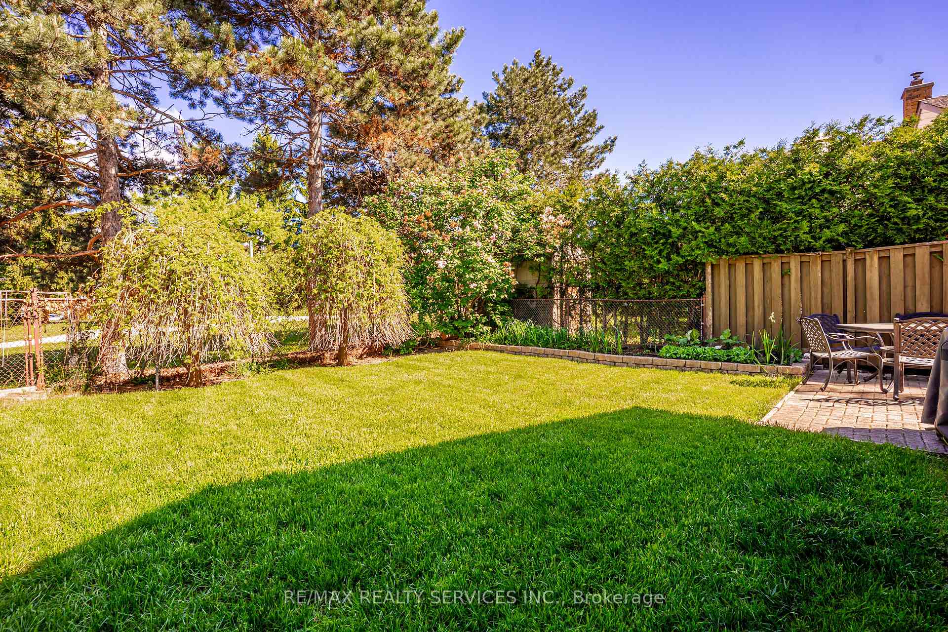 Photo 41 of 32 Winterfold Drive, Brampton, Madoc — HOMEH