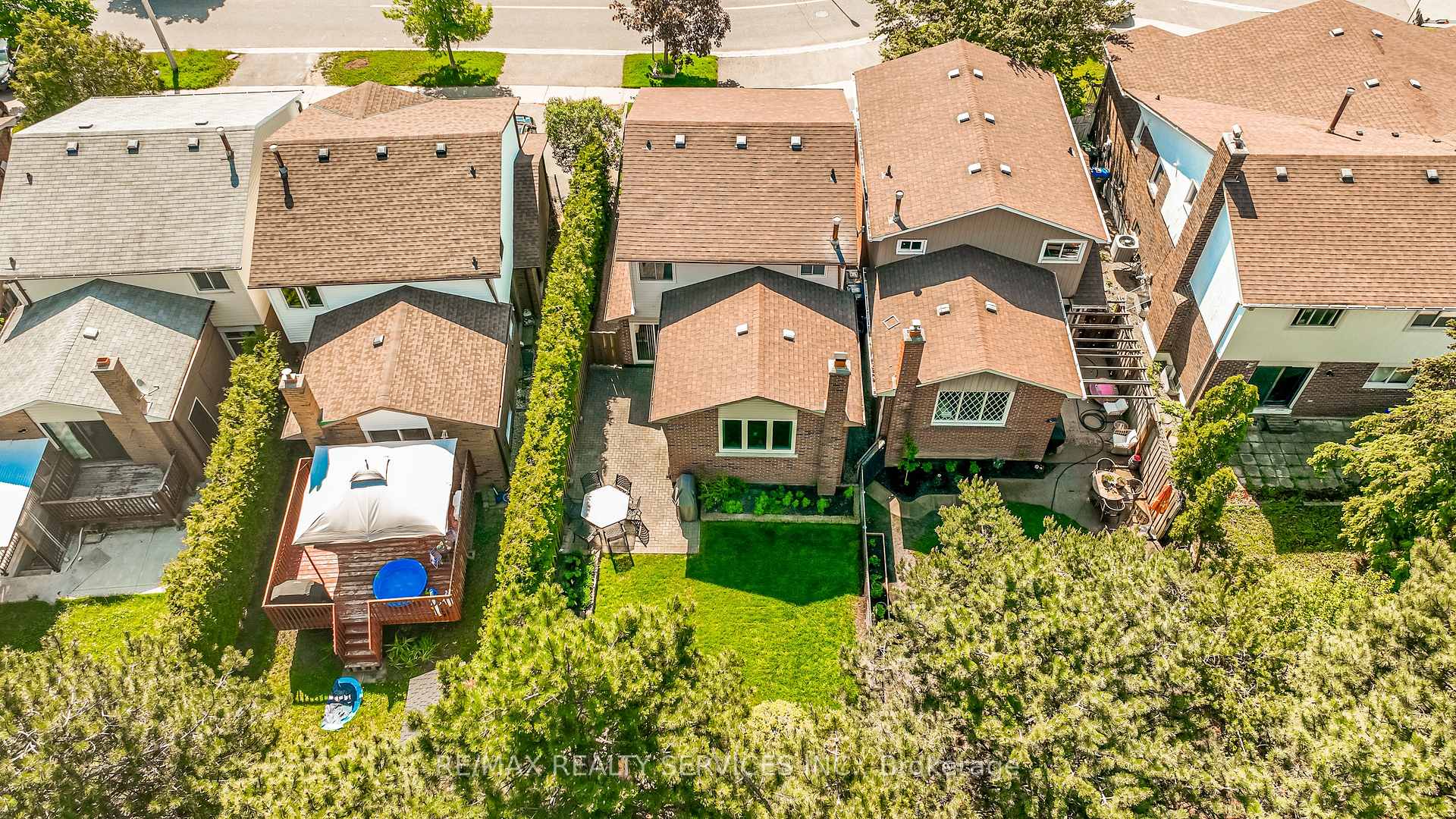 Photo 43 of 32 Winterfold Drive, Brampton, Madoc — HOMEH