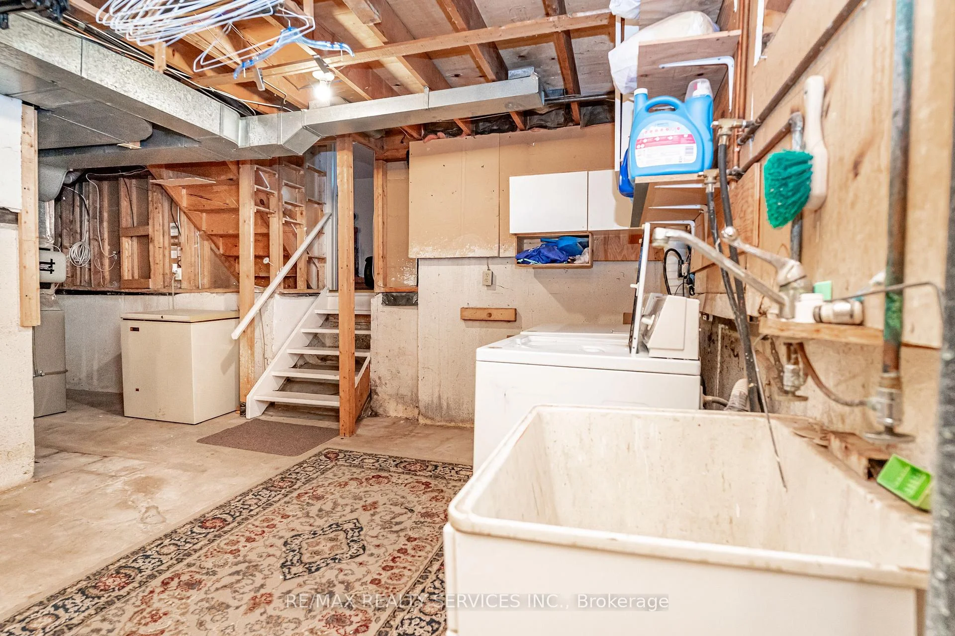 Photo 35 of 32 Winterfold Drive, Brampton, Madoc — HOMEH