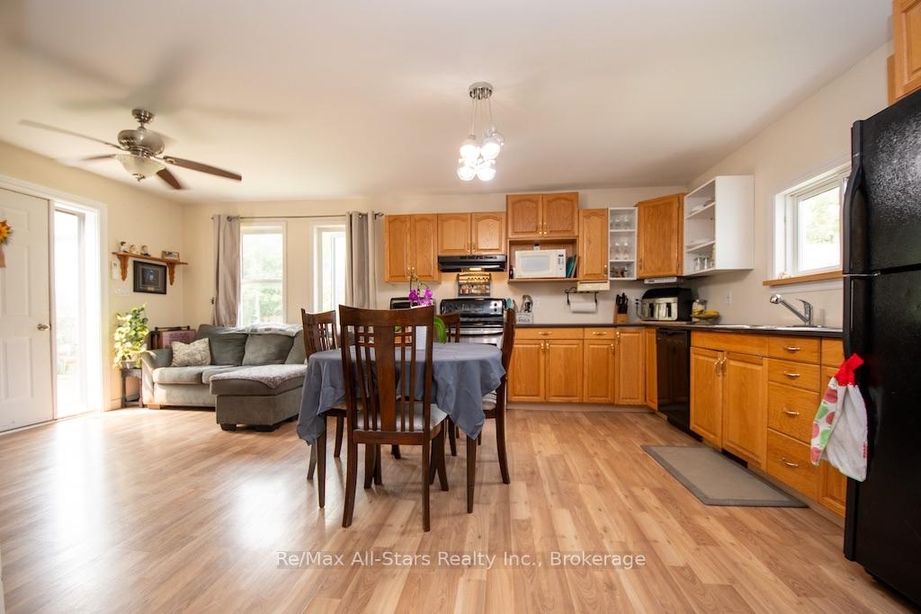 Photo 9 of 59 George Street W, Kawartha Lakes, Lindsay — HOMEH