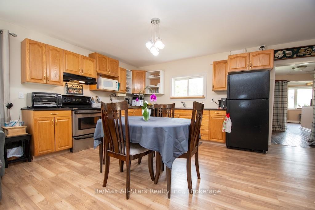 Photo 13 of 59 George Street W, Kawartha Lakes, Lindsay — HOMEH