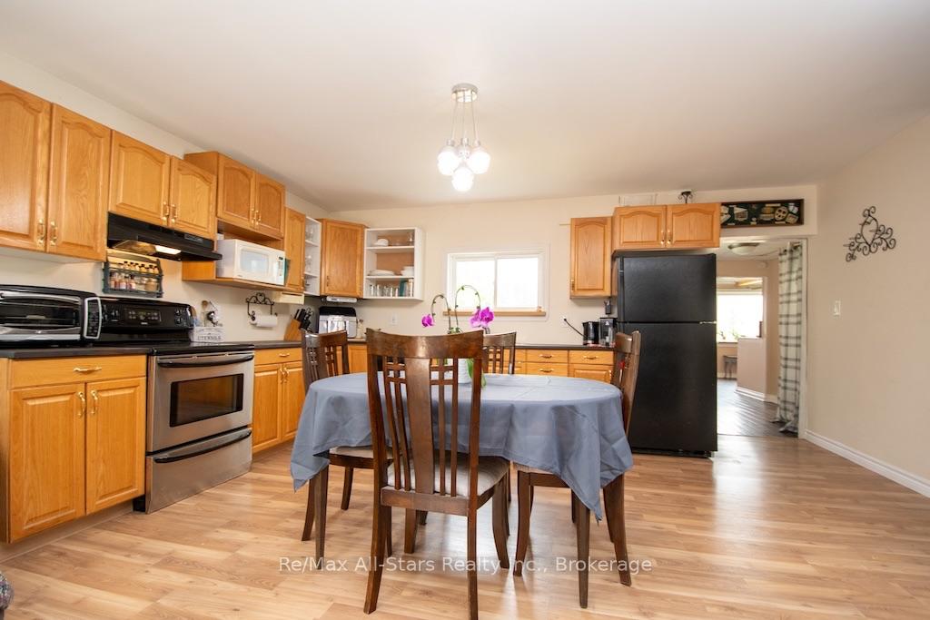 Photo 15 of 59 George Street W, Kawartha Lakes, Lindsay — HOMEH