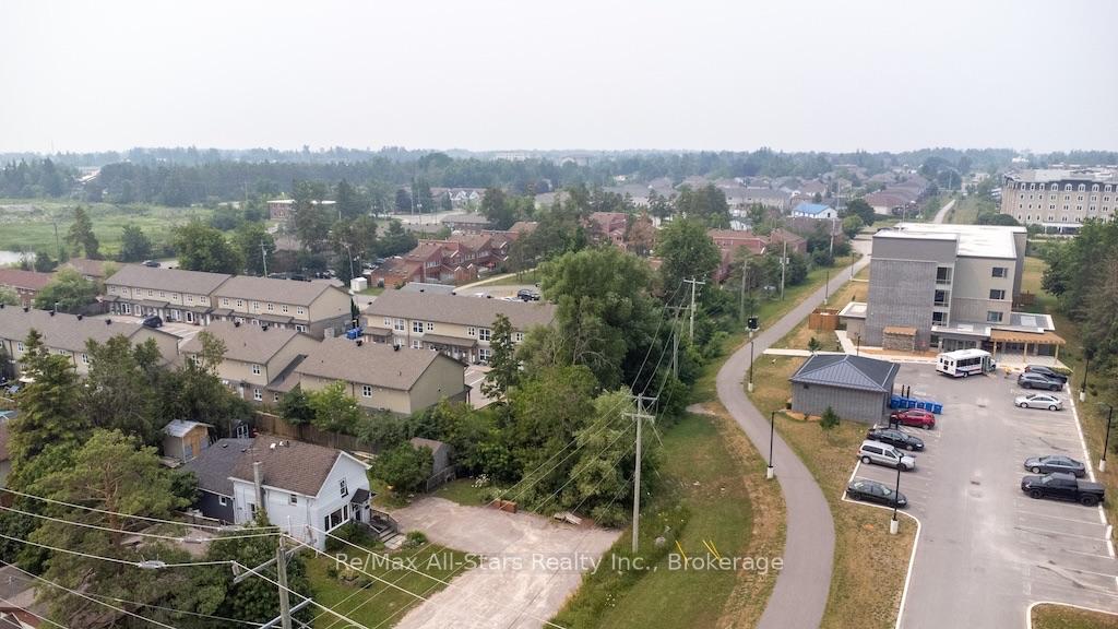 Photo 28 of 59 George Street W, Kawartha Lakes, Lindsay — HOMEH