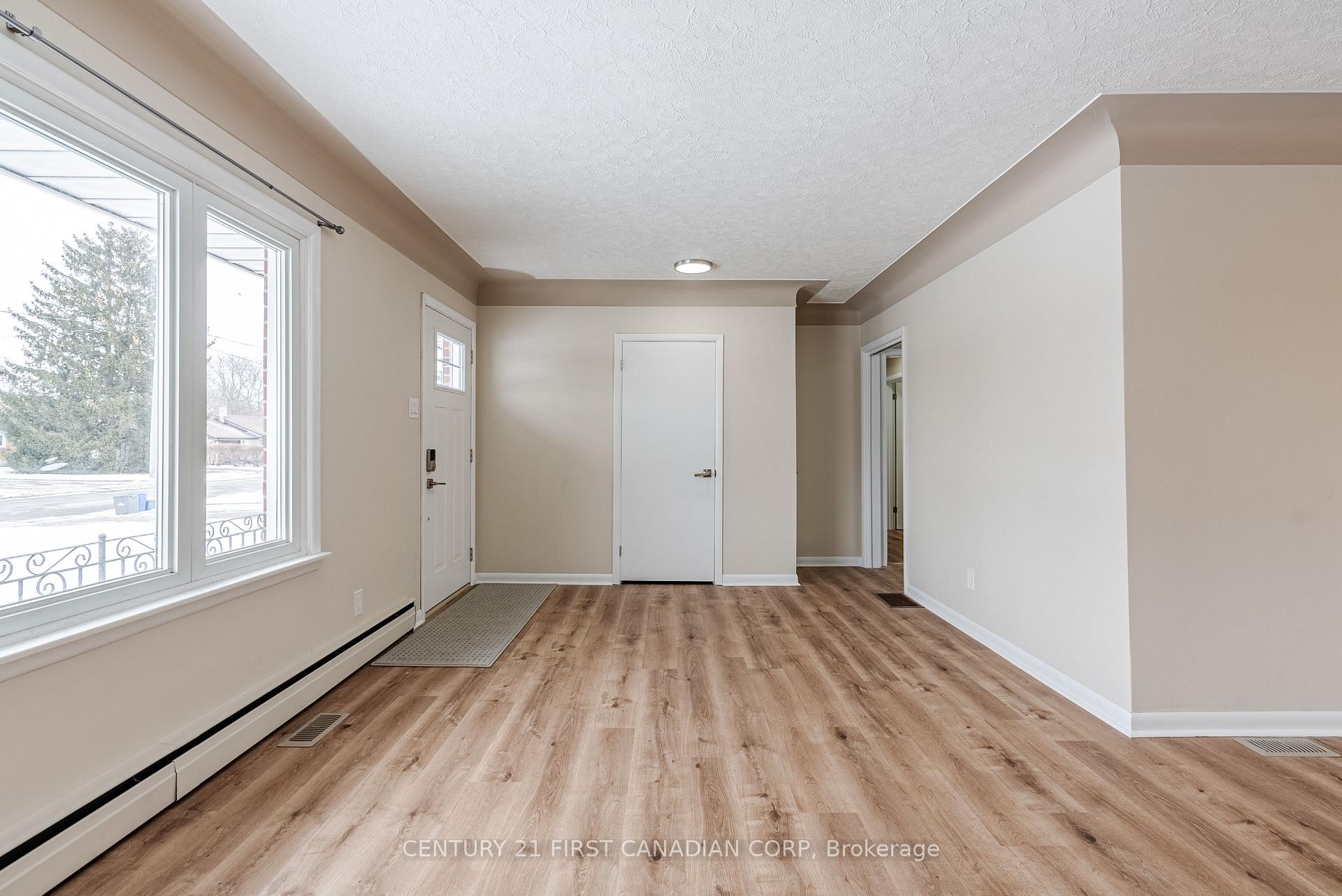Photo 10 of Unit Upper, 177 Myrtle Street, St. Thomas — HOMEH