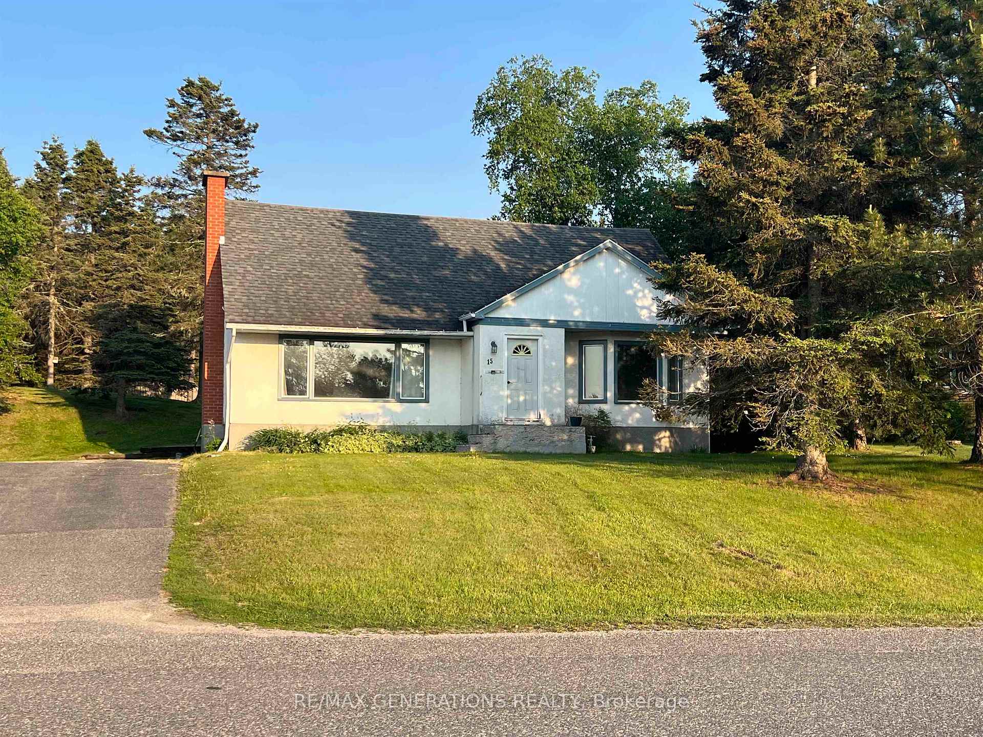 Photo 1 of 15 Sund Crescent, Marathon — HOMEH