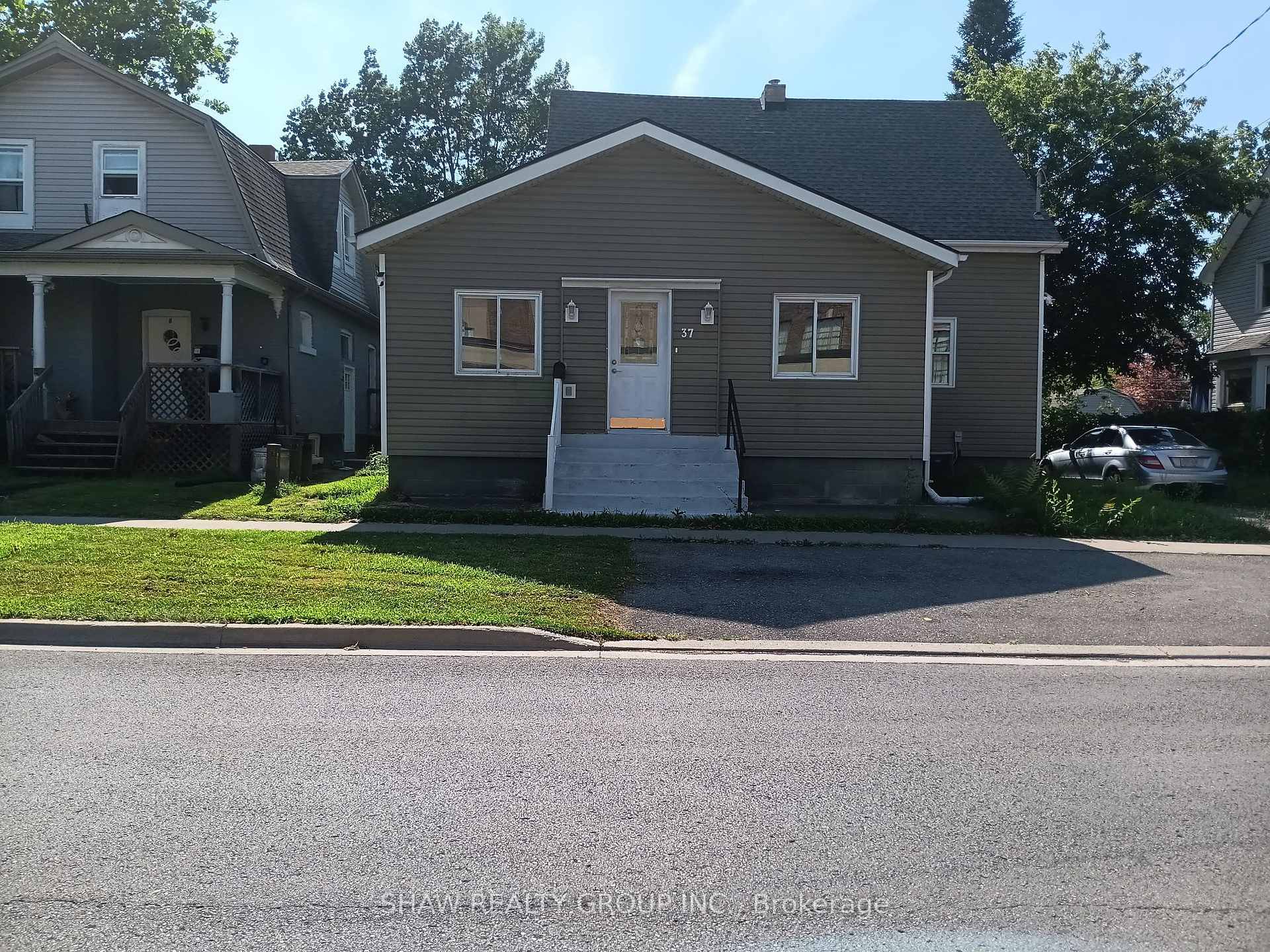 Front of 37 Catherine Street