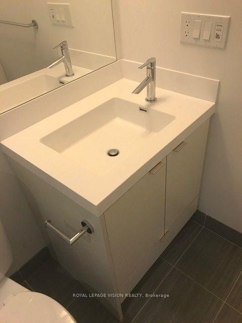 Photo 13 of Unit 2703, 10 York Street, Toronto, Waterfront Communities — HOMEH