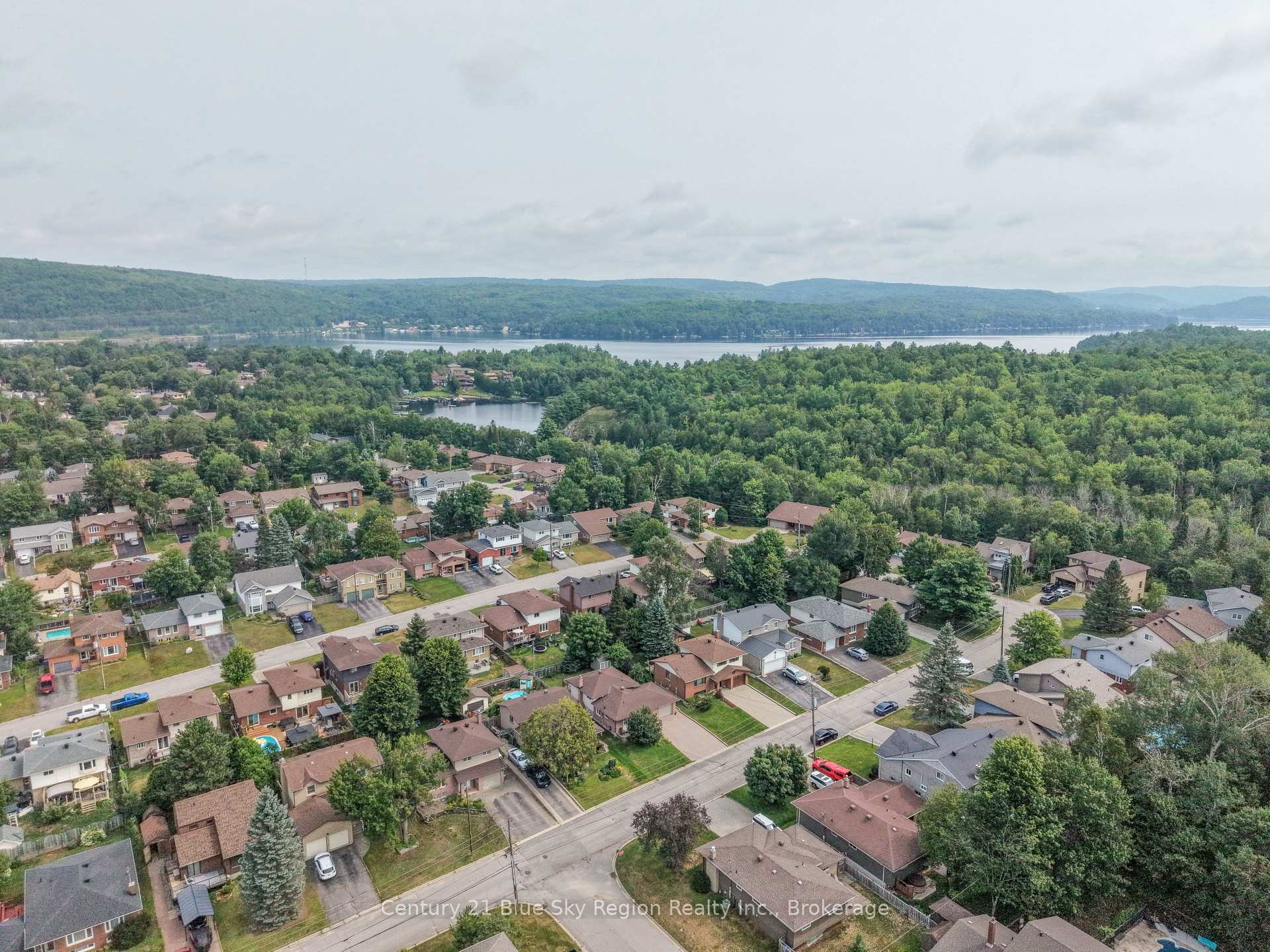 Photo 5 of 113 Sable Crescent, North Bay, Birchaven — HOMEH