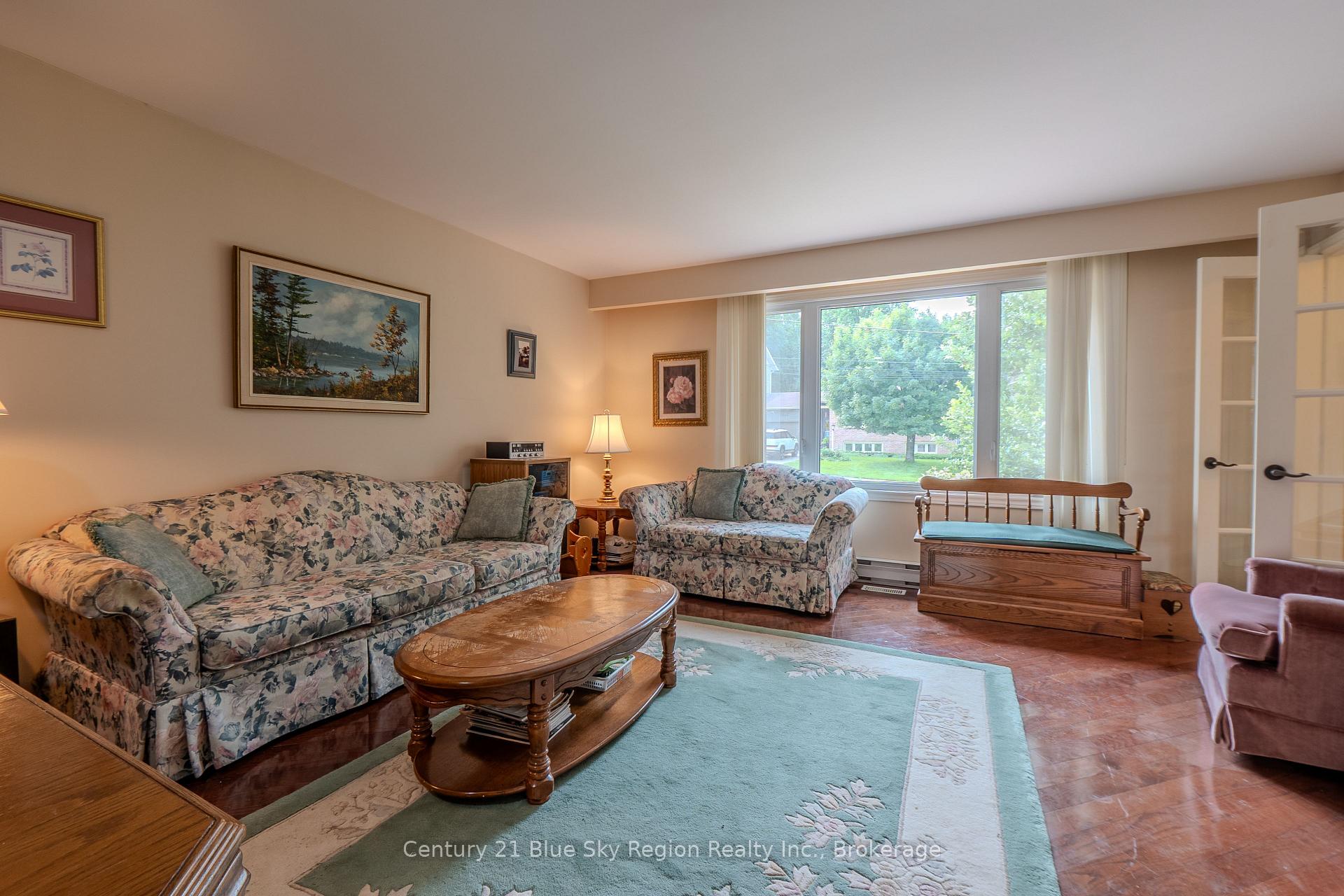 Photo 10 of 113 Sable Crescent, North Bay, Birchaven — HOMEH