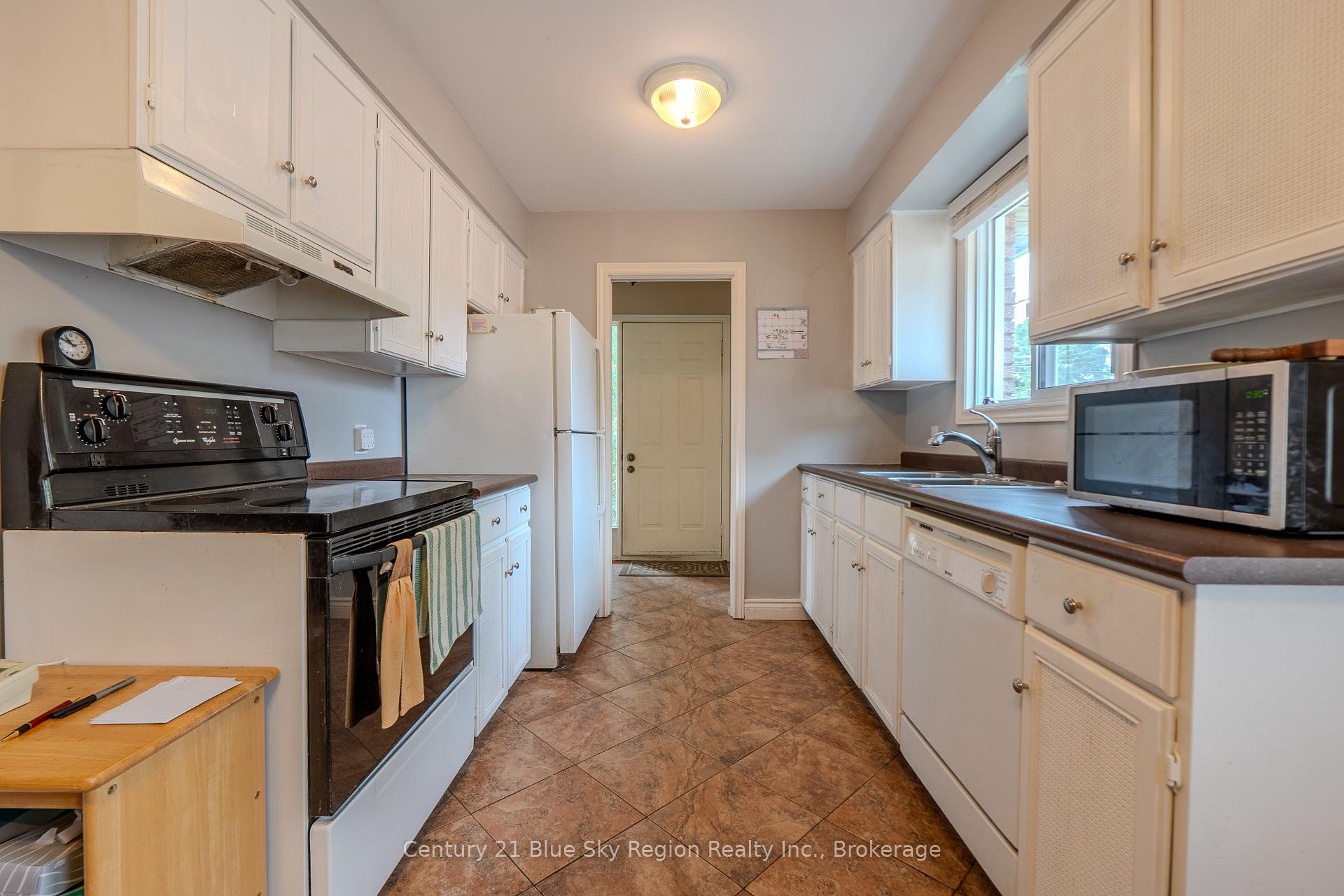 Photo 15 of 113 Sable Crescent, North Bay, Birchaven — HOMEH