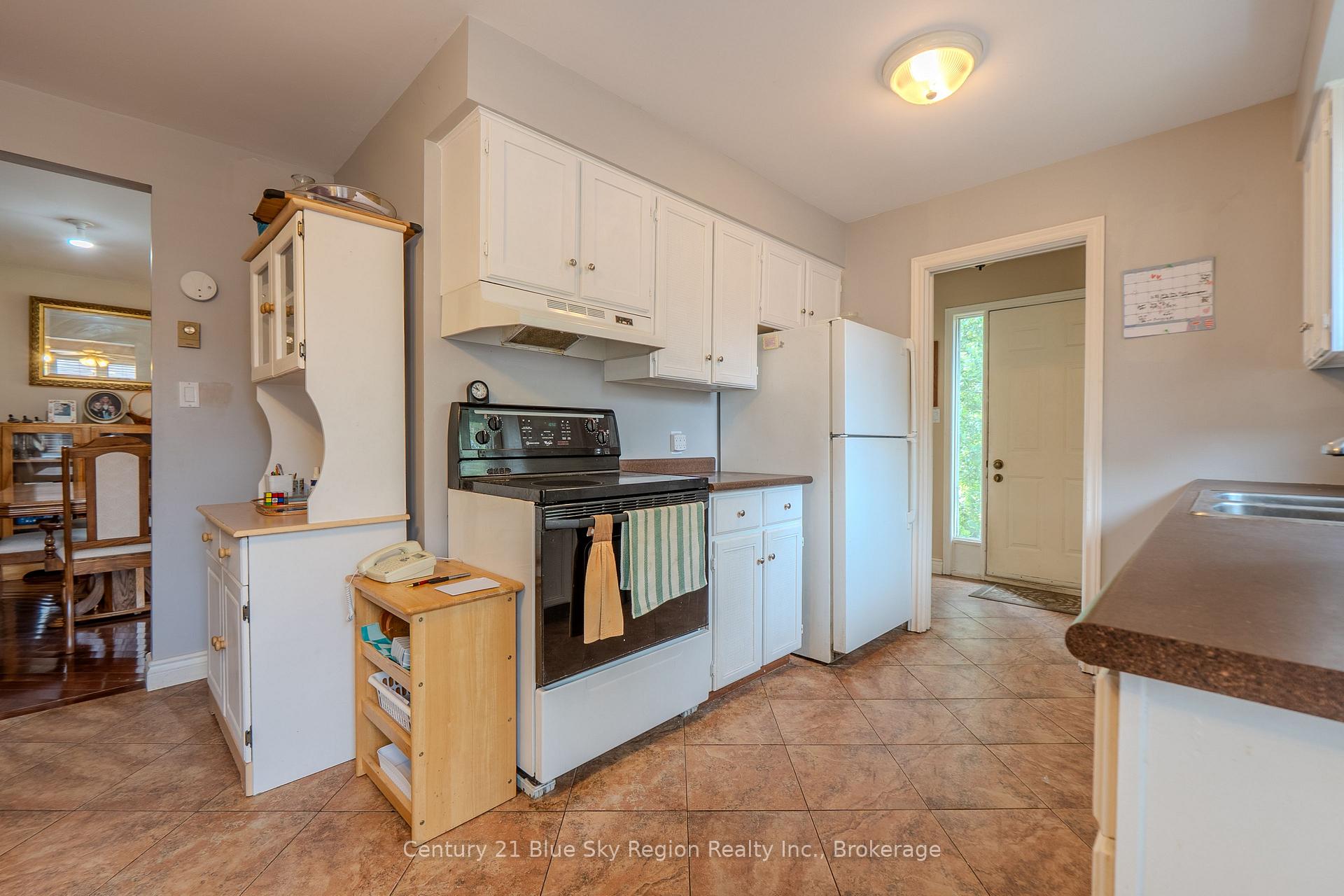 Photo 16 of 113 Sable Crescent, North Bay, Birchaven — HOMEH