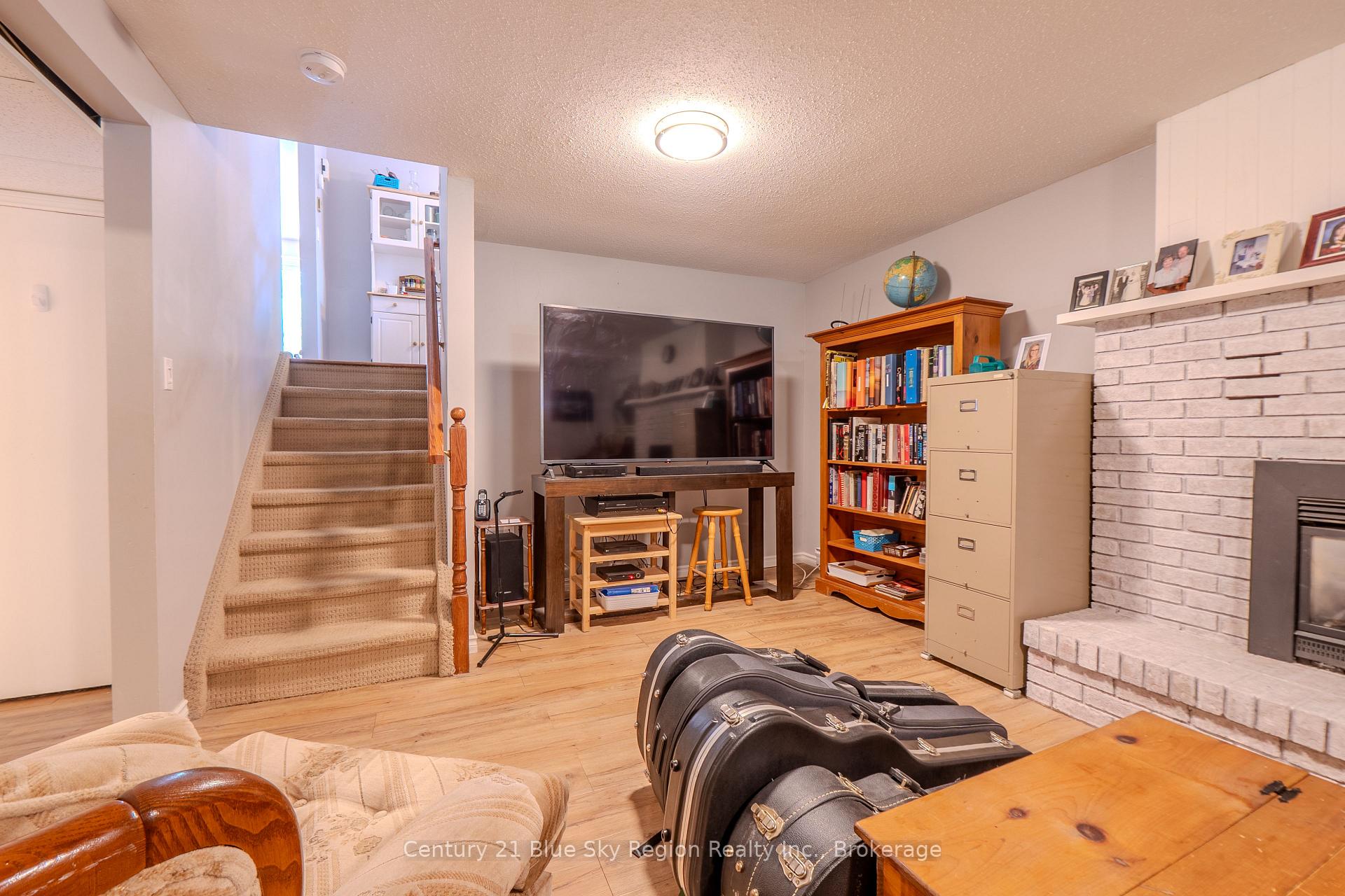 Photo 39 of 113 Sable Crescent, North Bay, Birchaven — HOMEH