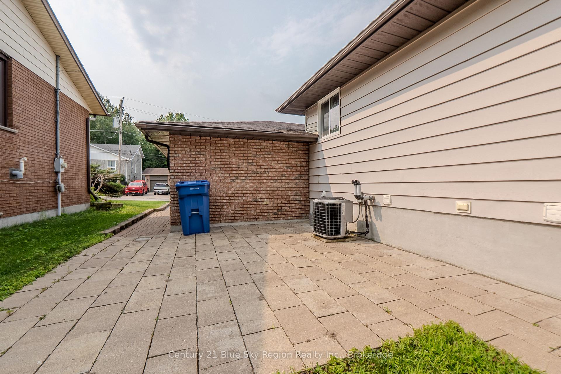 Photo 45 of 113 Sable Crescent, North Bay, Birchaven — HOMEH
