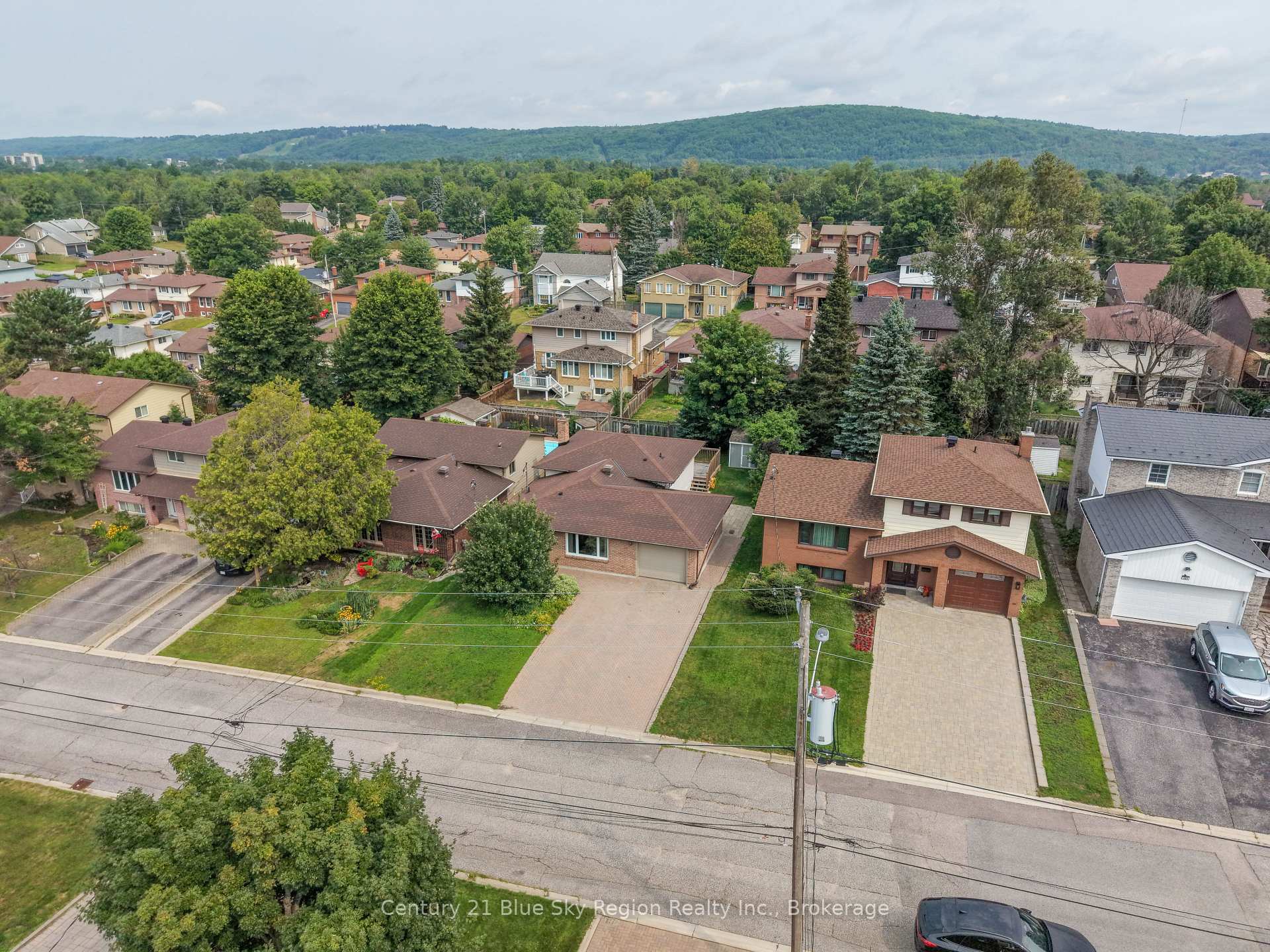 Photo 47 of 113 Sable Crescent, North Bay, Birchaven — HOMEH