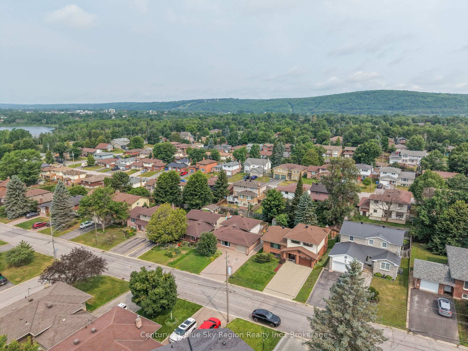 Photo 49 of 113 Sable Crescent, North Bay, Birchaven — HOMEH