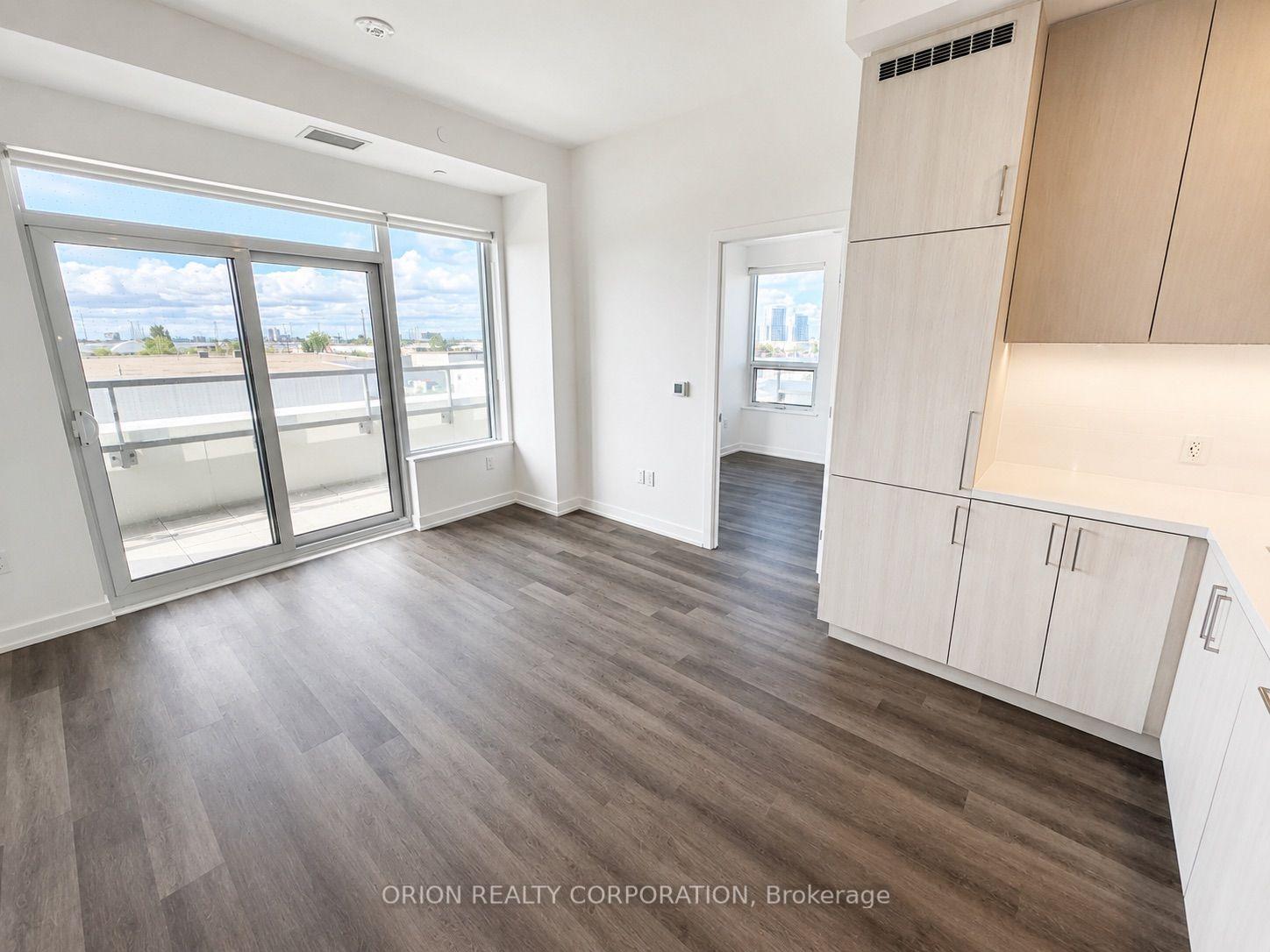 Photo 9 of Unit 302, 5 Meadowdale Road, Vaughan, Vaughan Corporate Centre — HOMEH