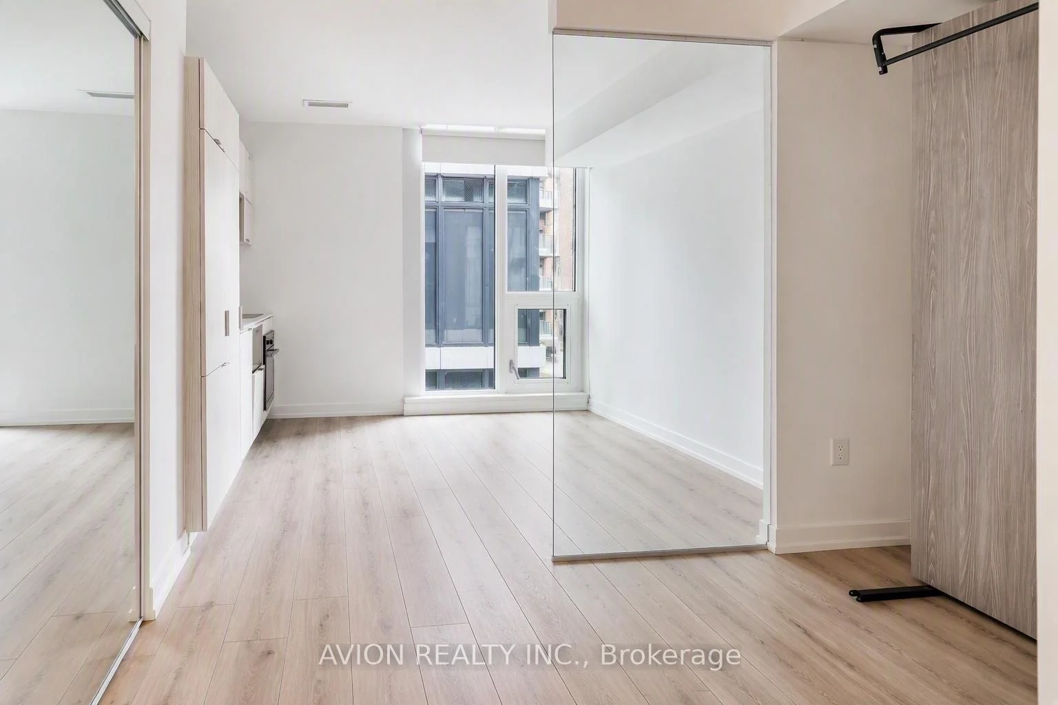 Photo 5 of Unit 731, 77 Shuter Street, Toronto, Church-Yonge Corridor — HOMEH