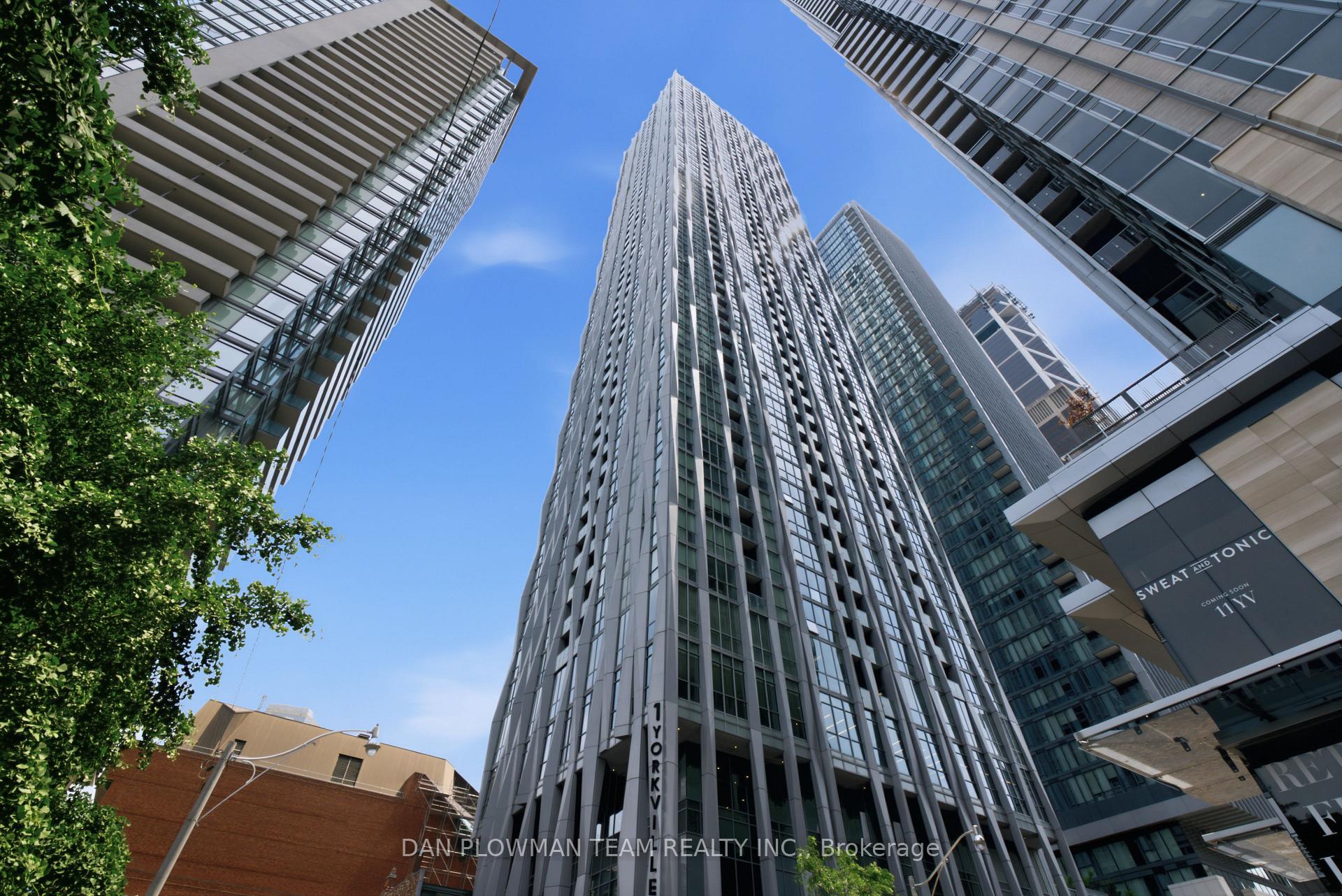 Front of Unit 901, 1 Yorkville Avenue