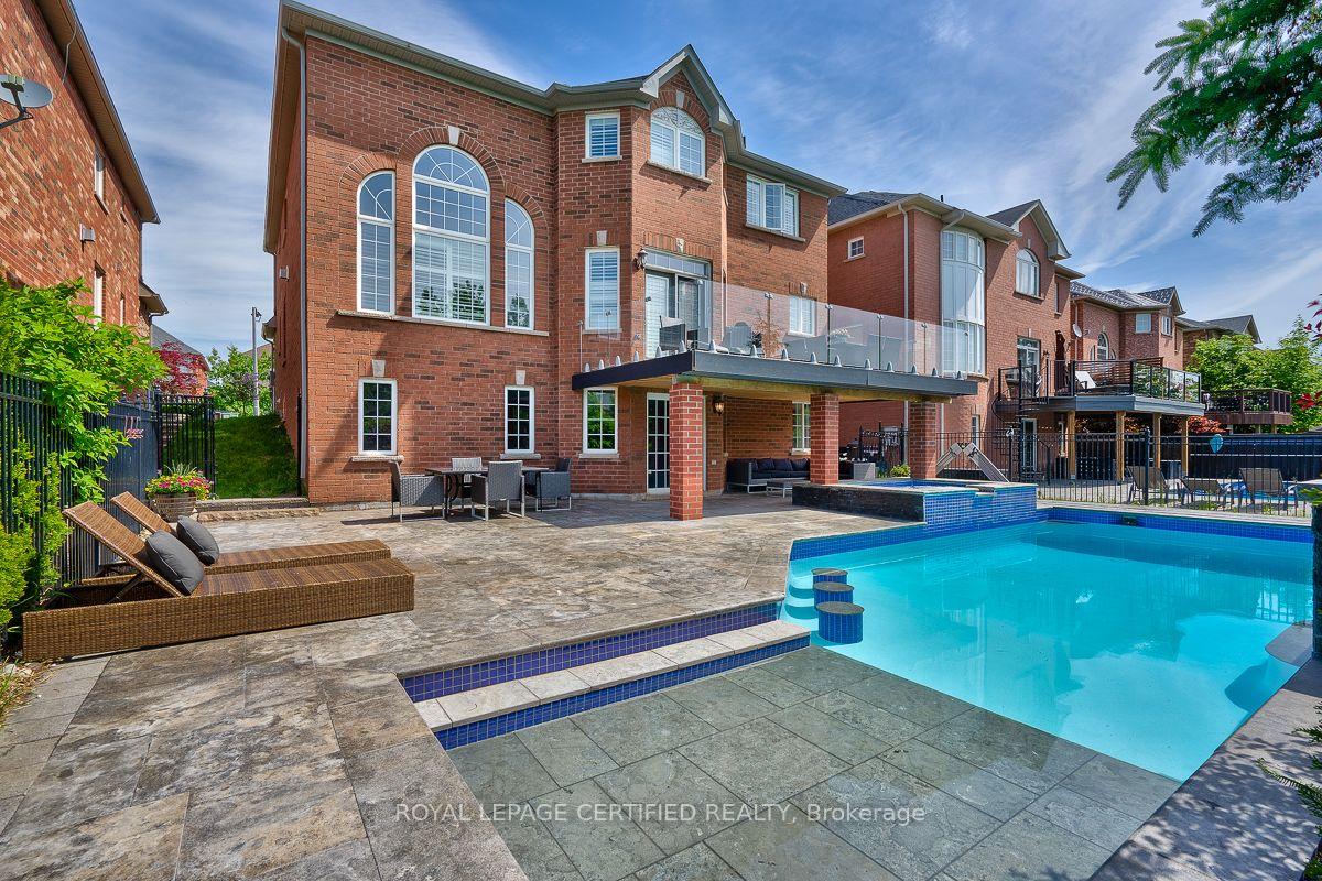 Photo 4 of 2499 Highmount Crescent, Oakville, Westmount — HOMEH