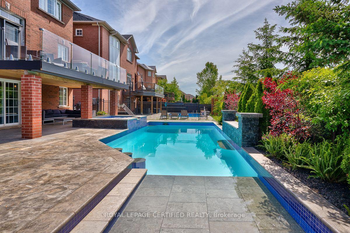 Photo 7 of 2499 Highmount Crescent, Oakville, Westmount — HOMEH
