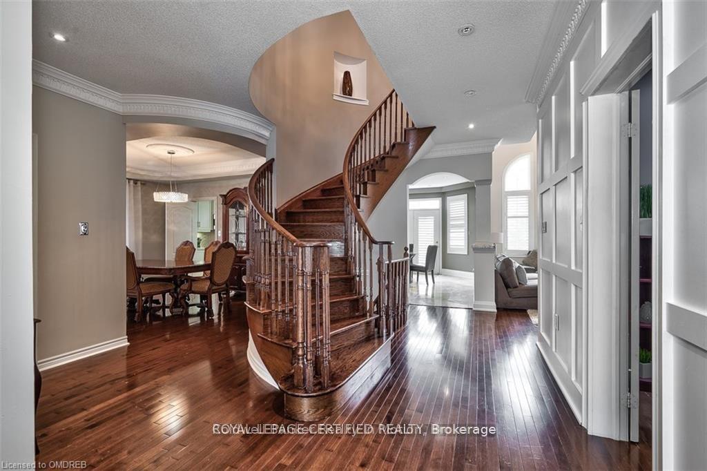 Photo 9 of 2499 Highmount Crescent, Oakville, Westmount — HOMEH