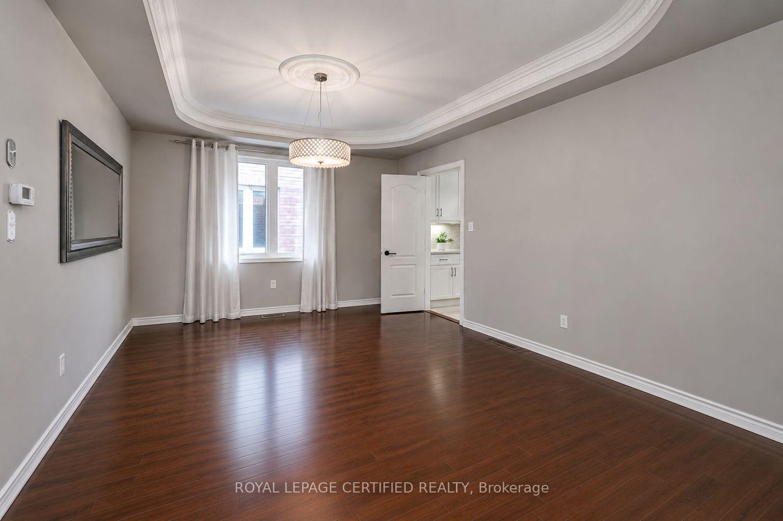 Photo 12 of 2499 Highmount Crescent, Oakville, Westmount — HOMEH