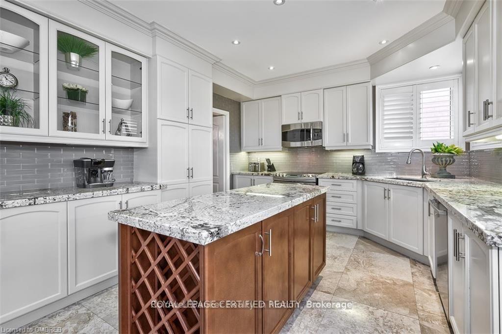Photo 15 of 2499 Highmount Crescent, Oakville, Westmount — HOMEH