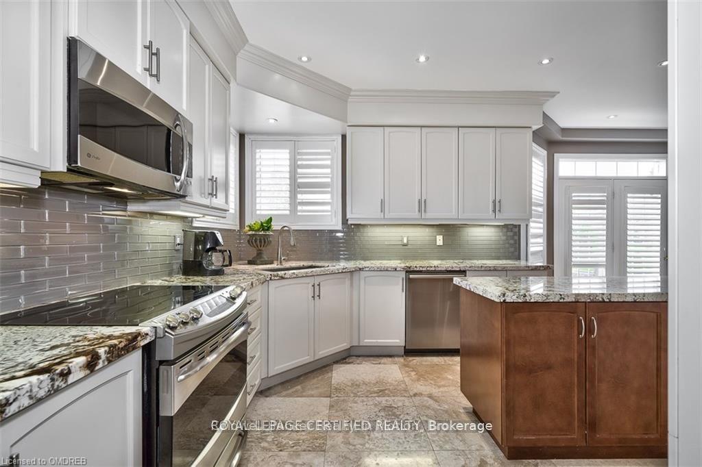 Photo 16 of 2499 Highmount Crescent, Oakville, Westmount — HOMEH