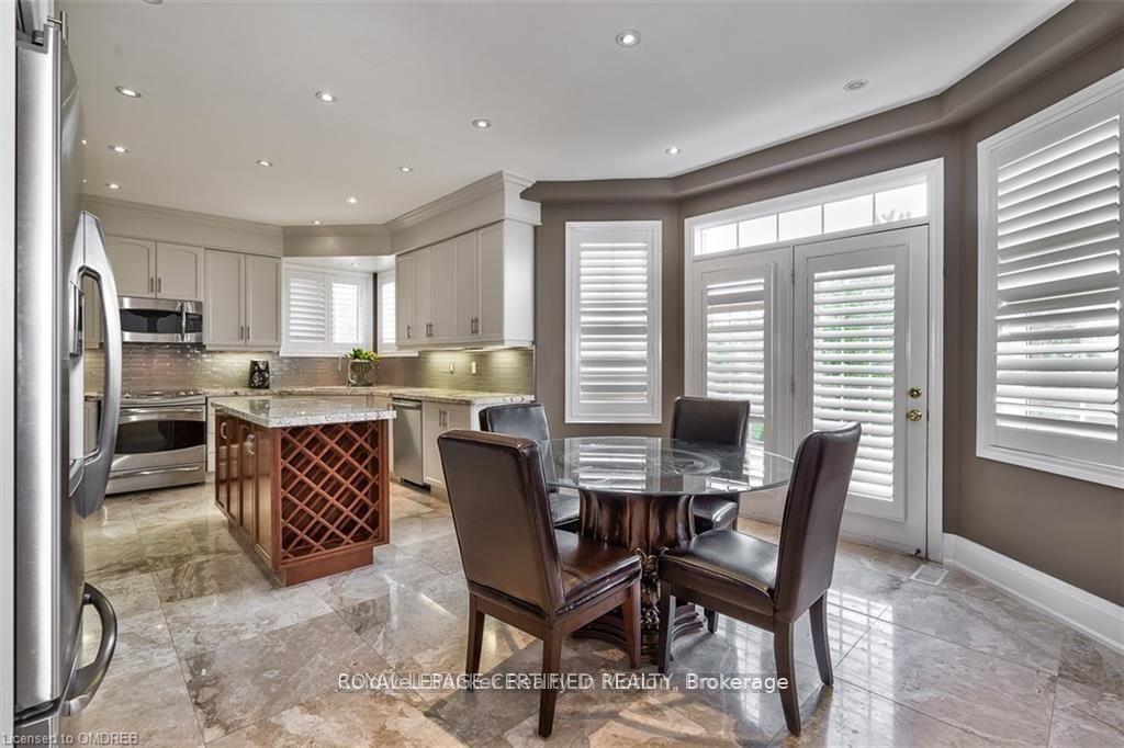 Photo 17 of 2499 Highmount Crescent, Oakville, Westmount — HOMEH