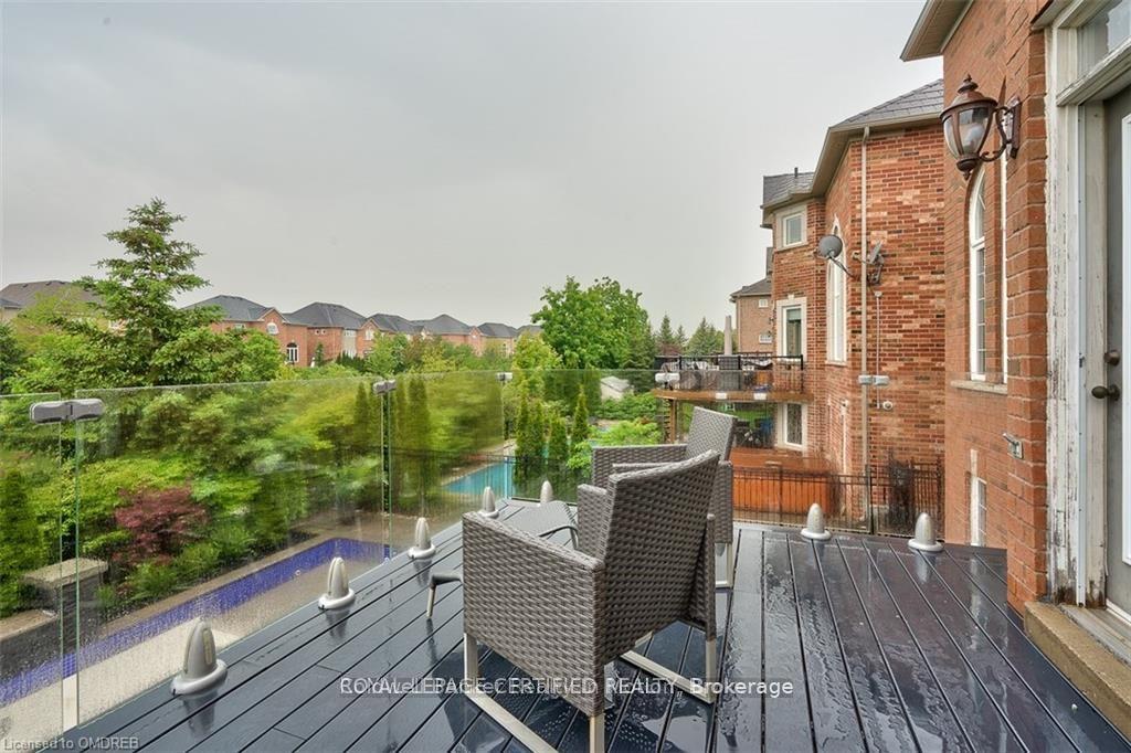 Photo 18 of 2499 Highmount Crescent, Oakville, Westmount — HOMEH