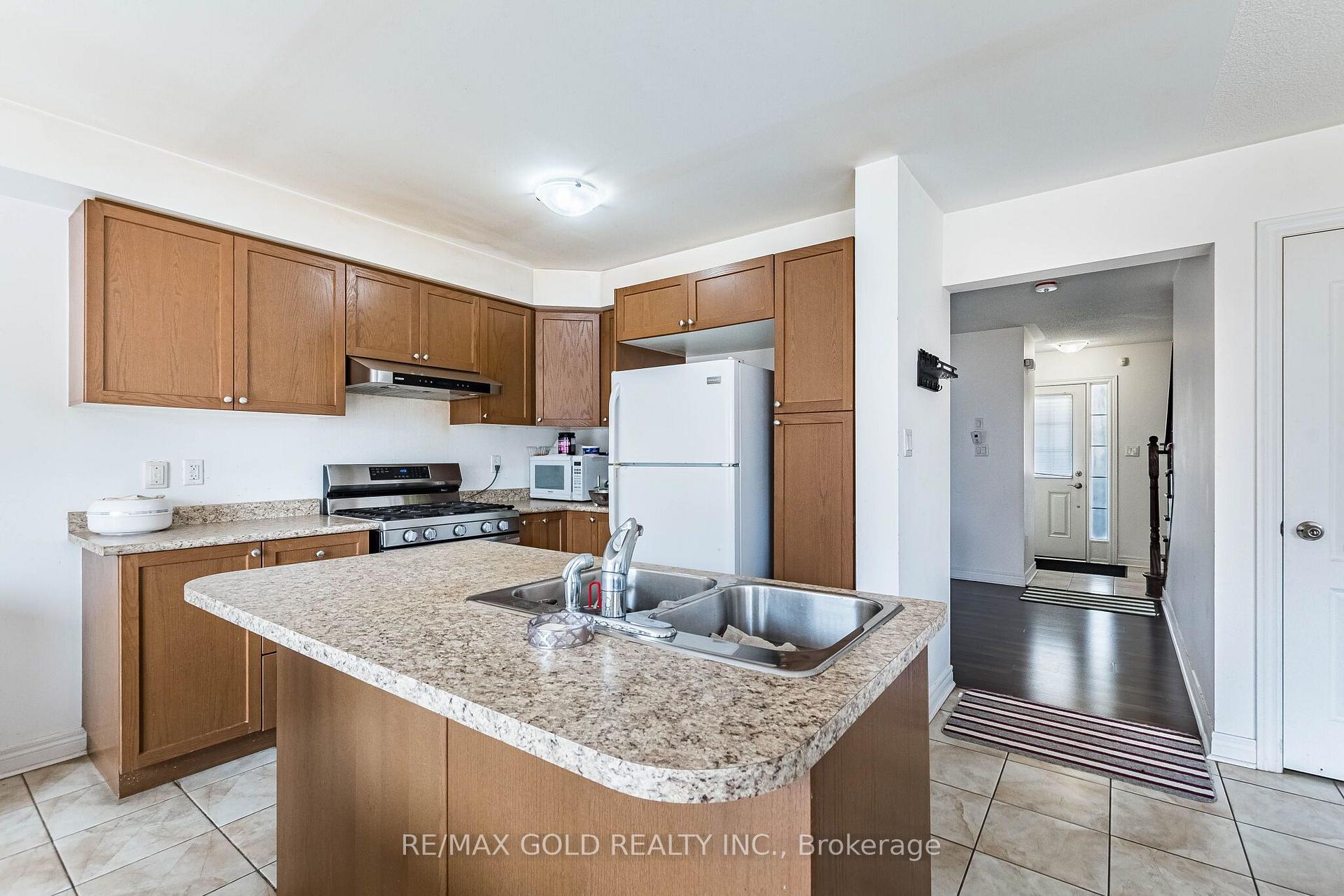 Photo 17 of 5 Denali Crescent, Brampton, Bram East — HOMEH