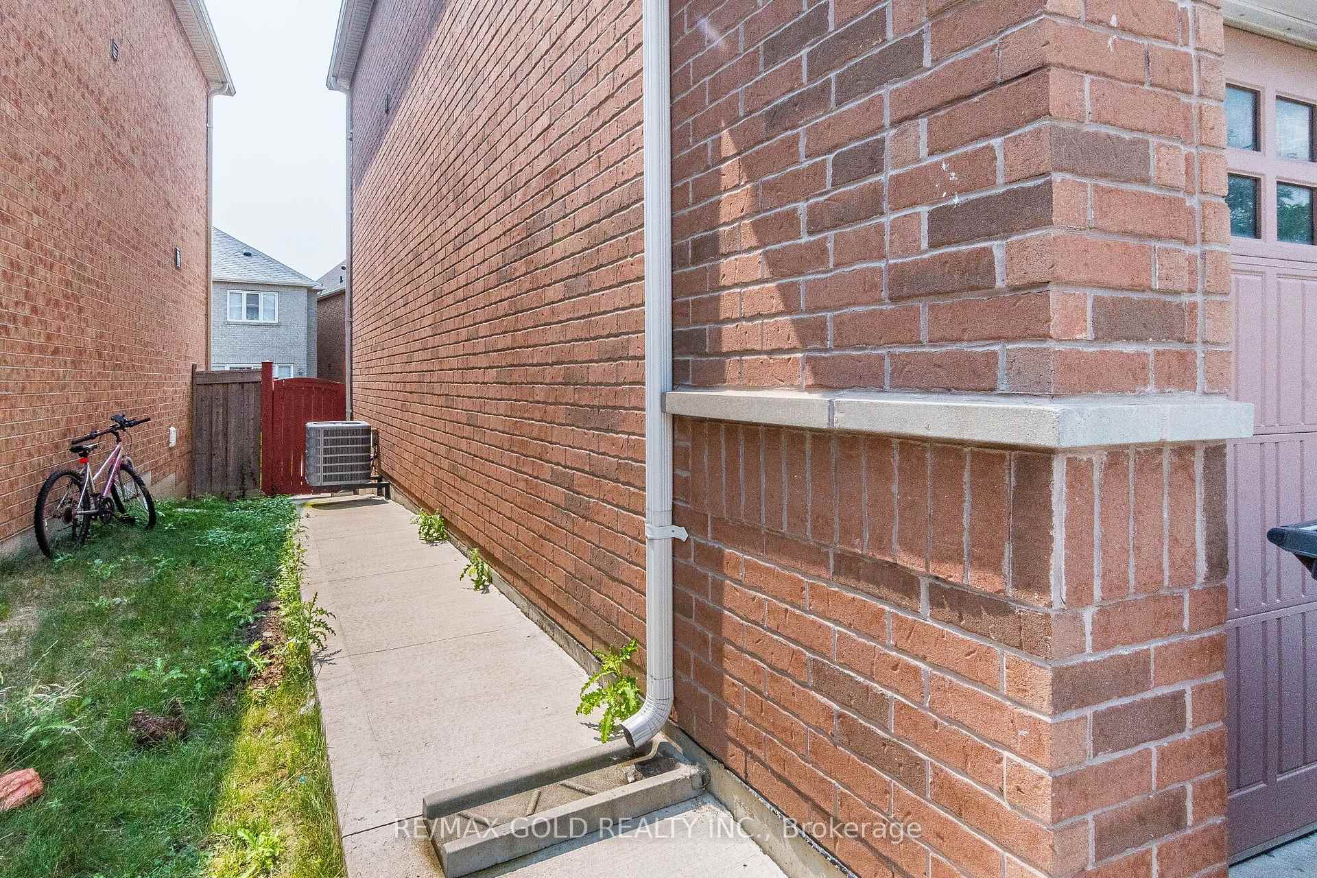 Photo 50 of 5 Denali Crescent, Brampton, Bram East — HOMEH