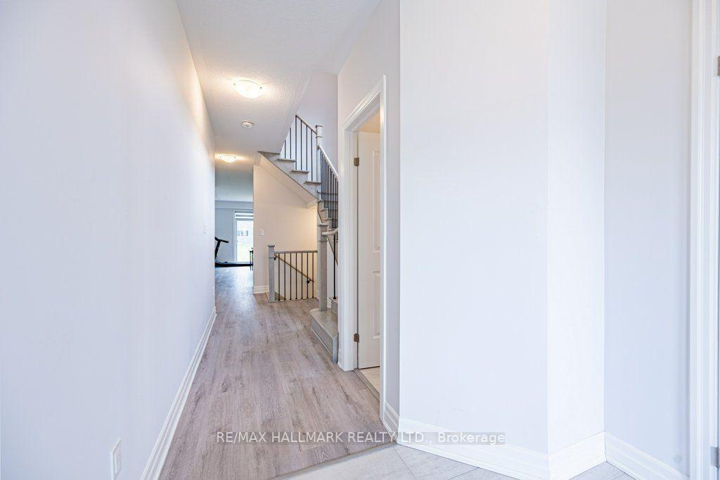 Photo 4 of 32 Nicort Road, Wasaga Beach — HOMEH