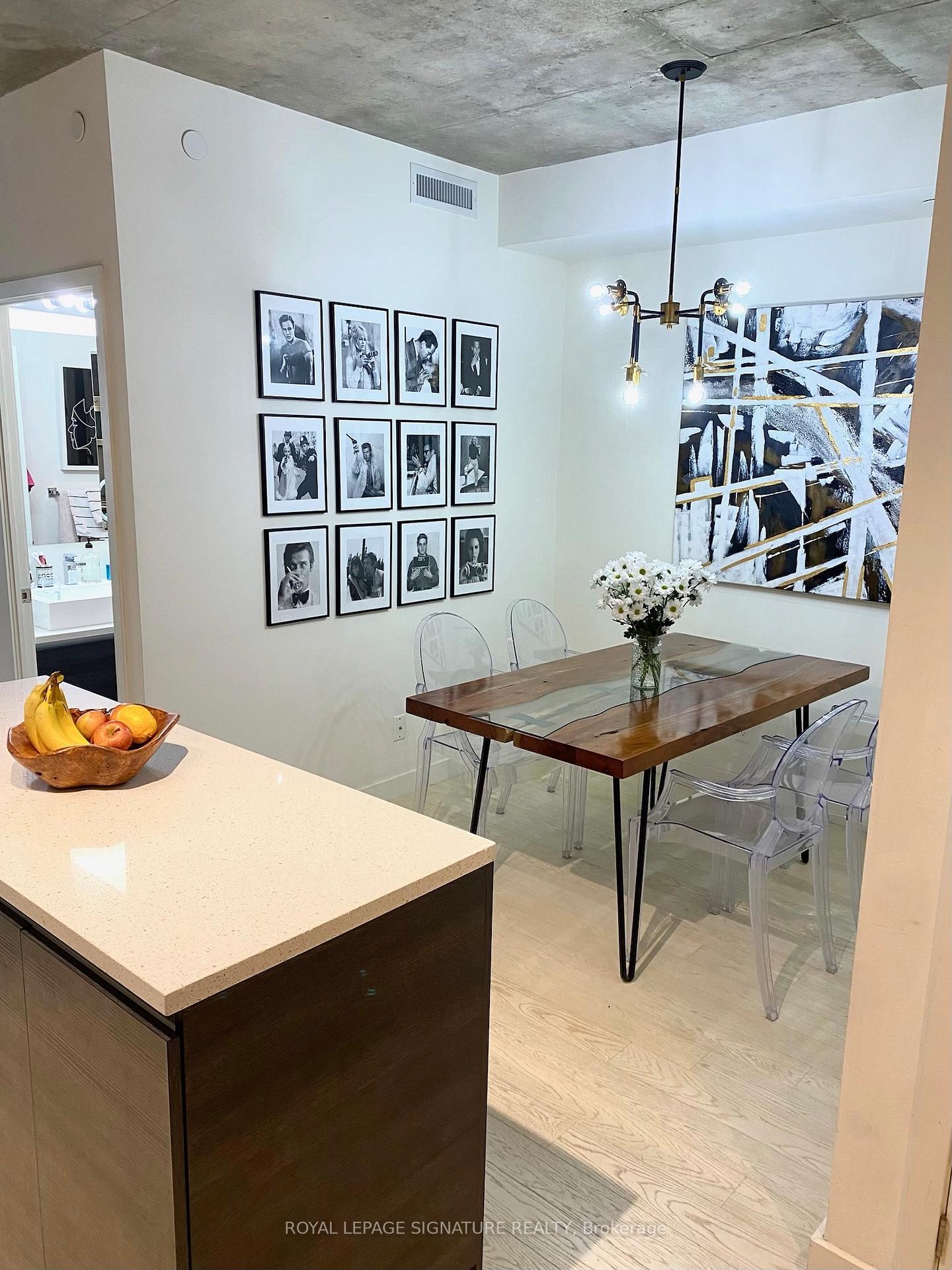Photo 4 of Unit 1413, 111 Bathurst Street, Toronto, Waterfront Communities — HOMEH