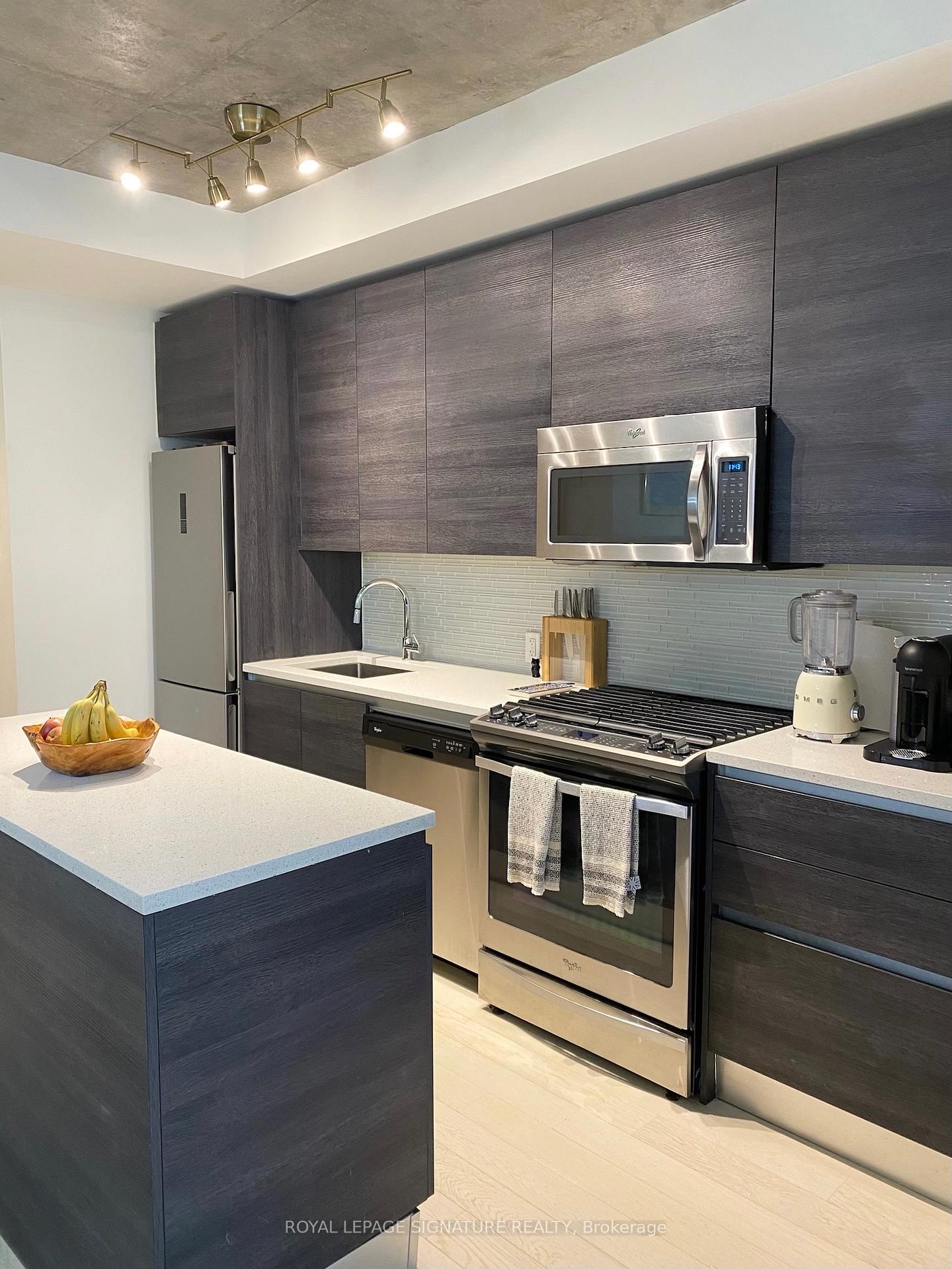 Photo 5 of Unit 1413, 111 Bathurst Street, Toronto, Waterfront Communities — HOMEH