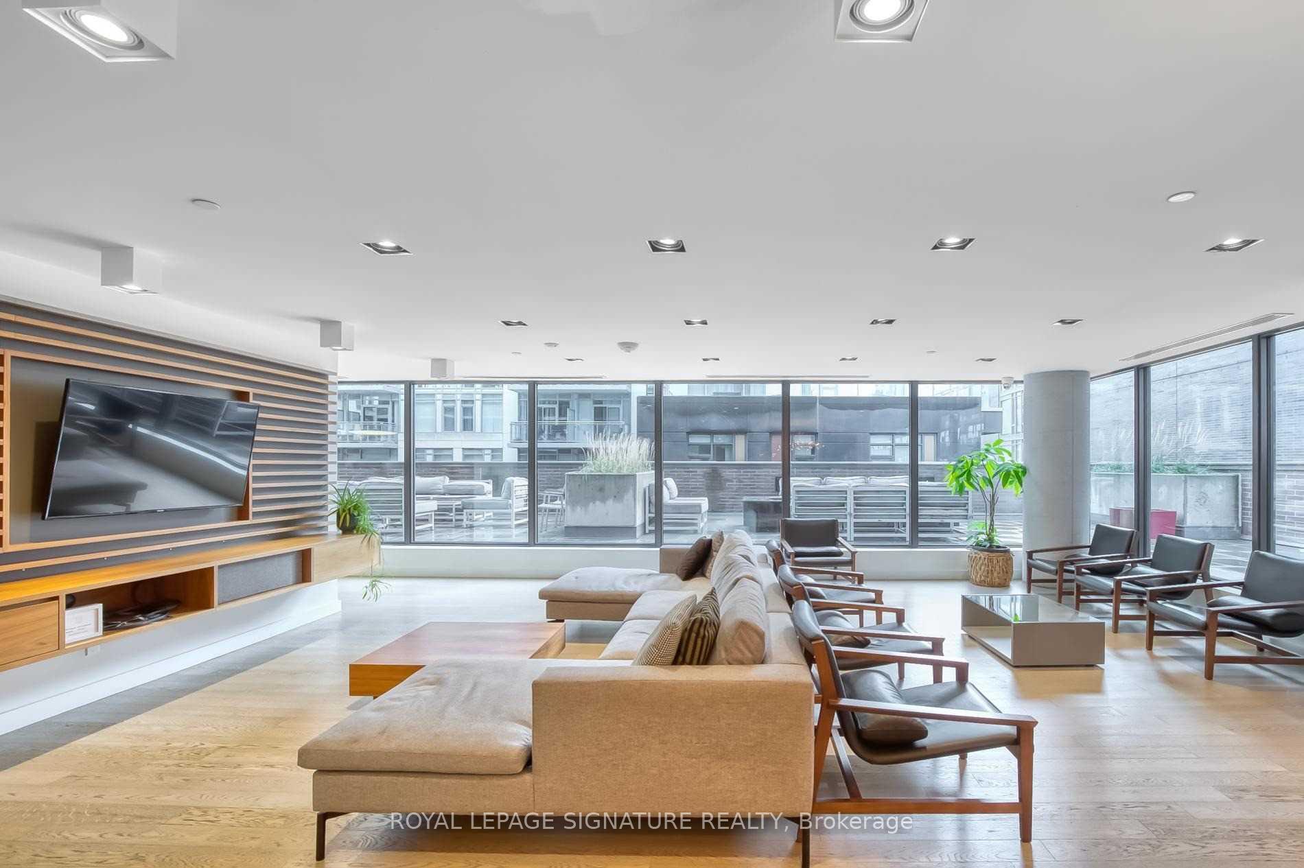 Photo 11 of Unit 1413, 111 Bathurst Street, Toronto, Waterfront Communities — HOMEH
