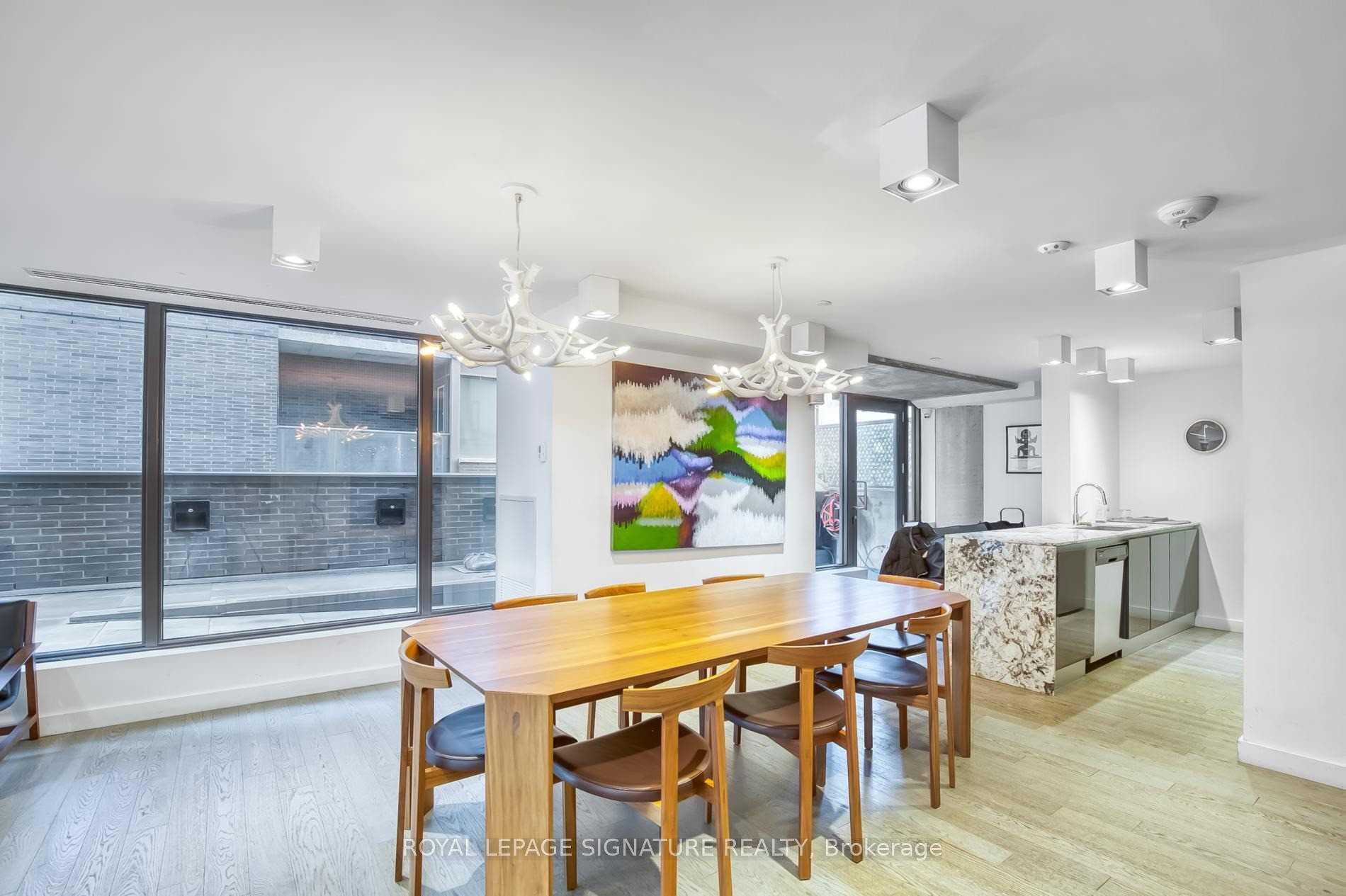 Photo 14 of Unit 1413, 111 Bathurst Street, Toronto, Waterfront Communities — HOMEH