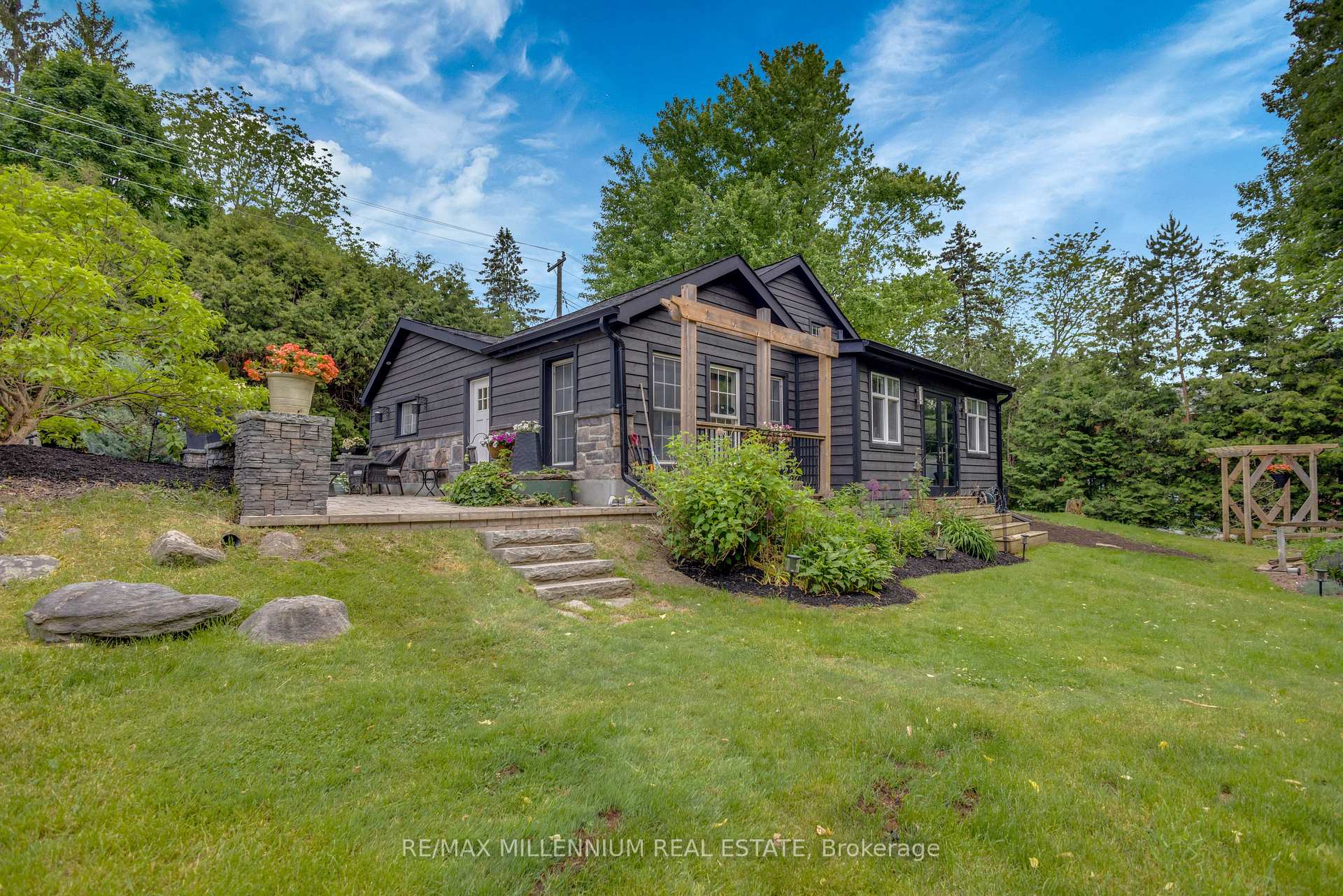 Photo 3 of 1510 Station Road, Caledon, Cheltenham — HOMEH
