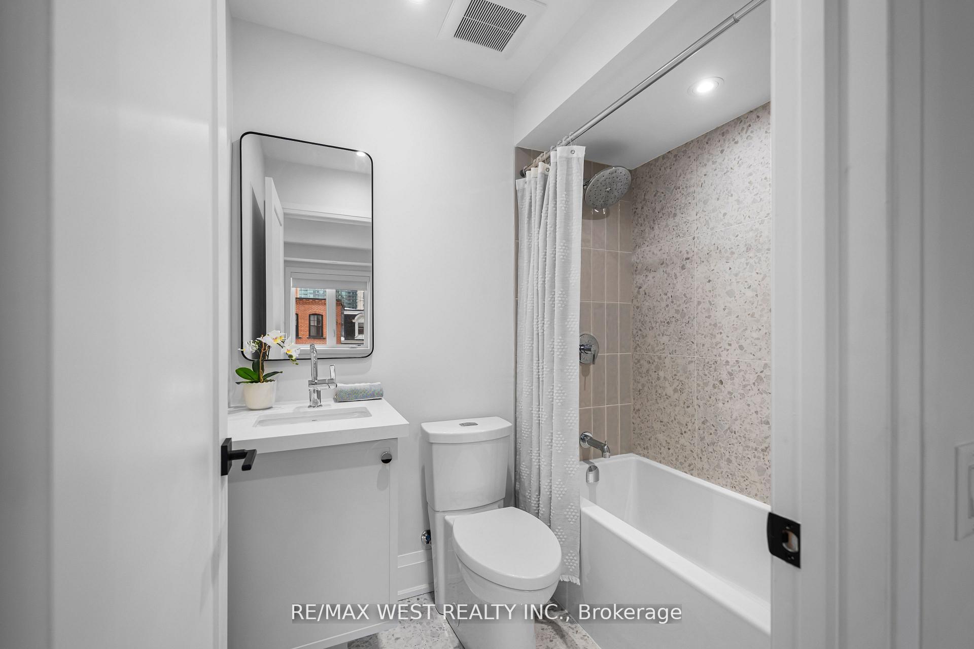 Photo 28 of 64 Gwynne Avenue, Toronto, South Parkdale — HOMEH