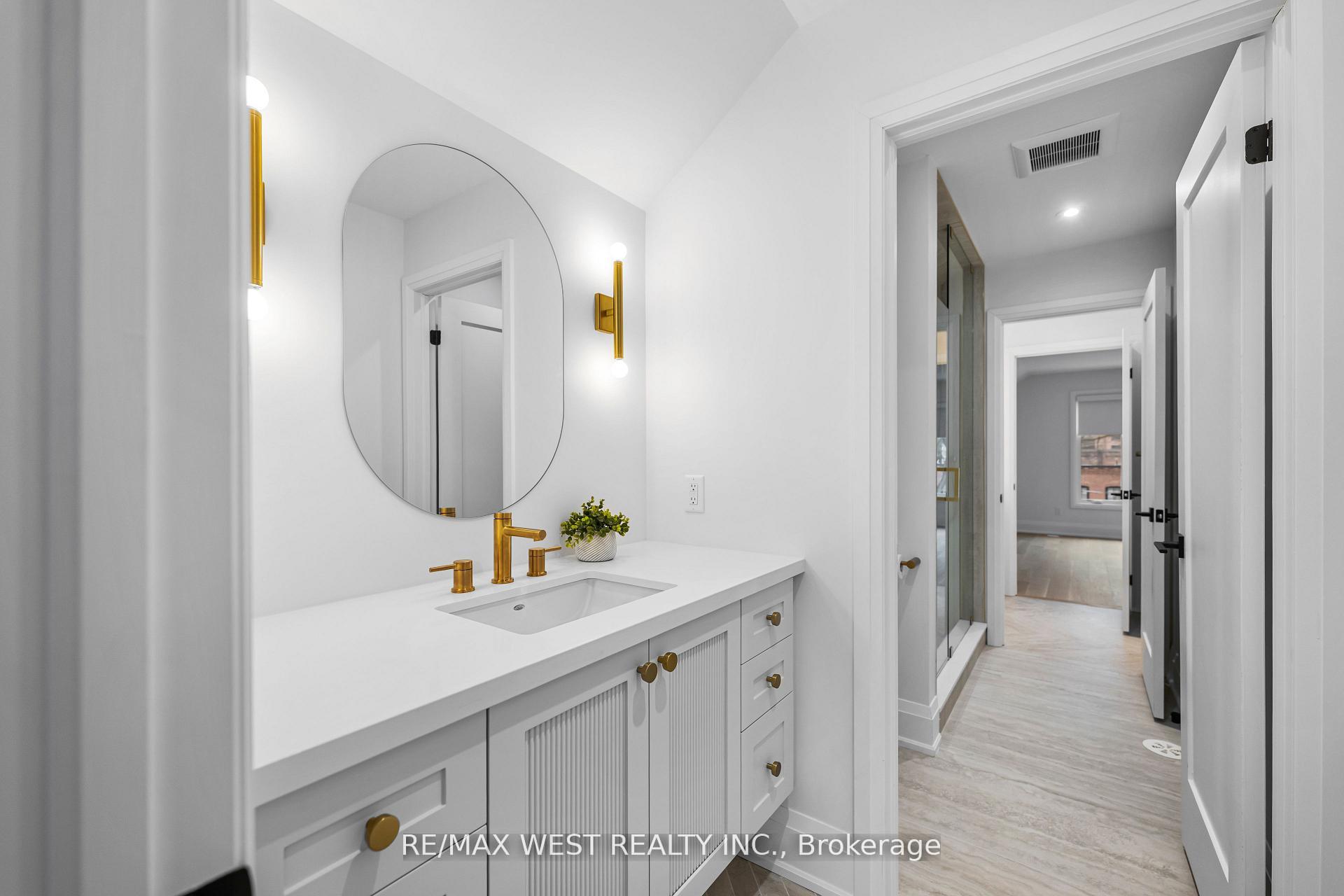Photo 32 of 64 Gwynne Avenue, Toronto, South Parkdale — HOMEH