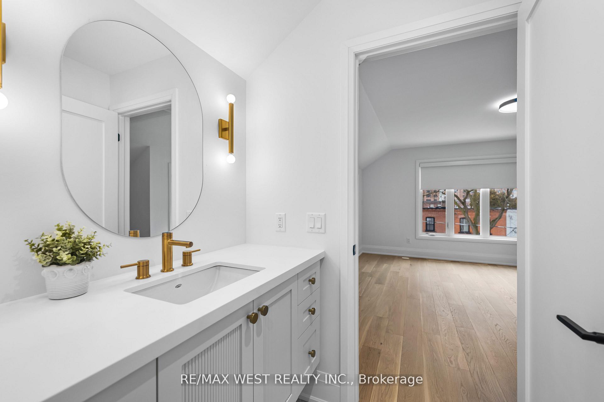 Photo 34 of 64 Gwynne Avenue, Toronto, South Parkdale — HOMEH