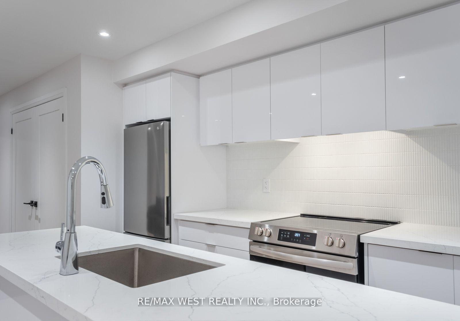 Photo 39 of 64 Gwynne Avenue, Toronto, South Parkdale — HOMEH