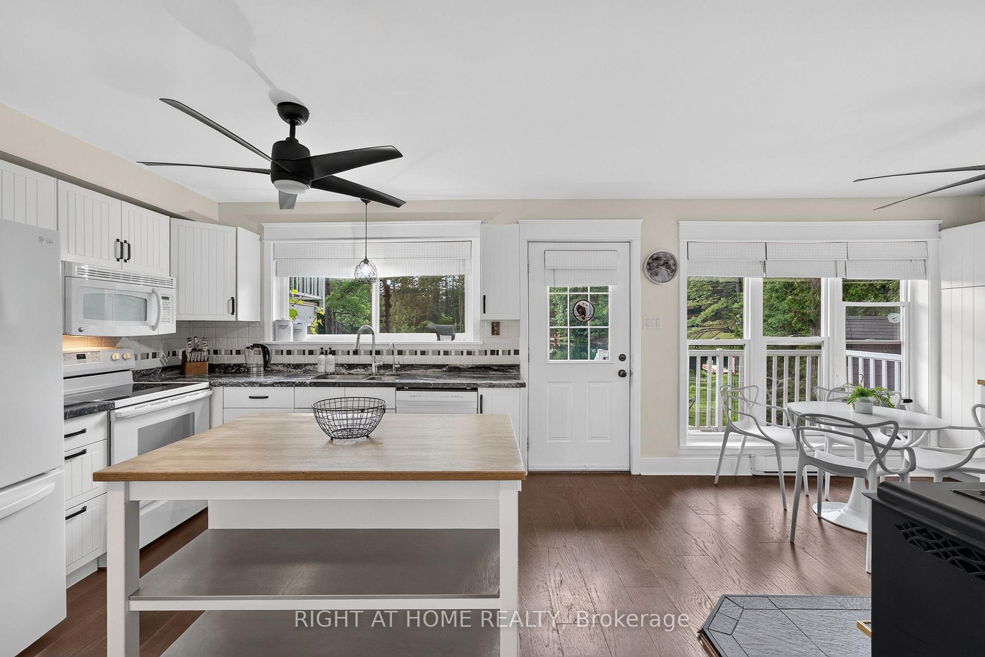 Photo 15 of 3583 Riverdale Drive, Severn, Washago — HOMEH
