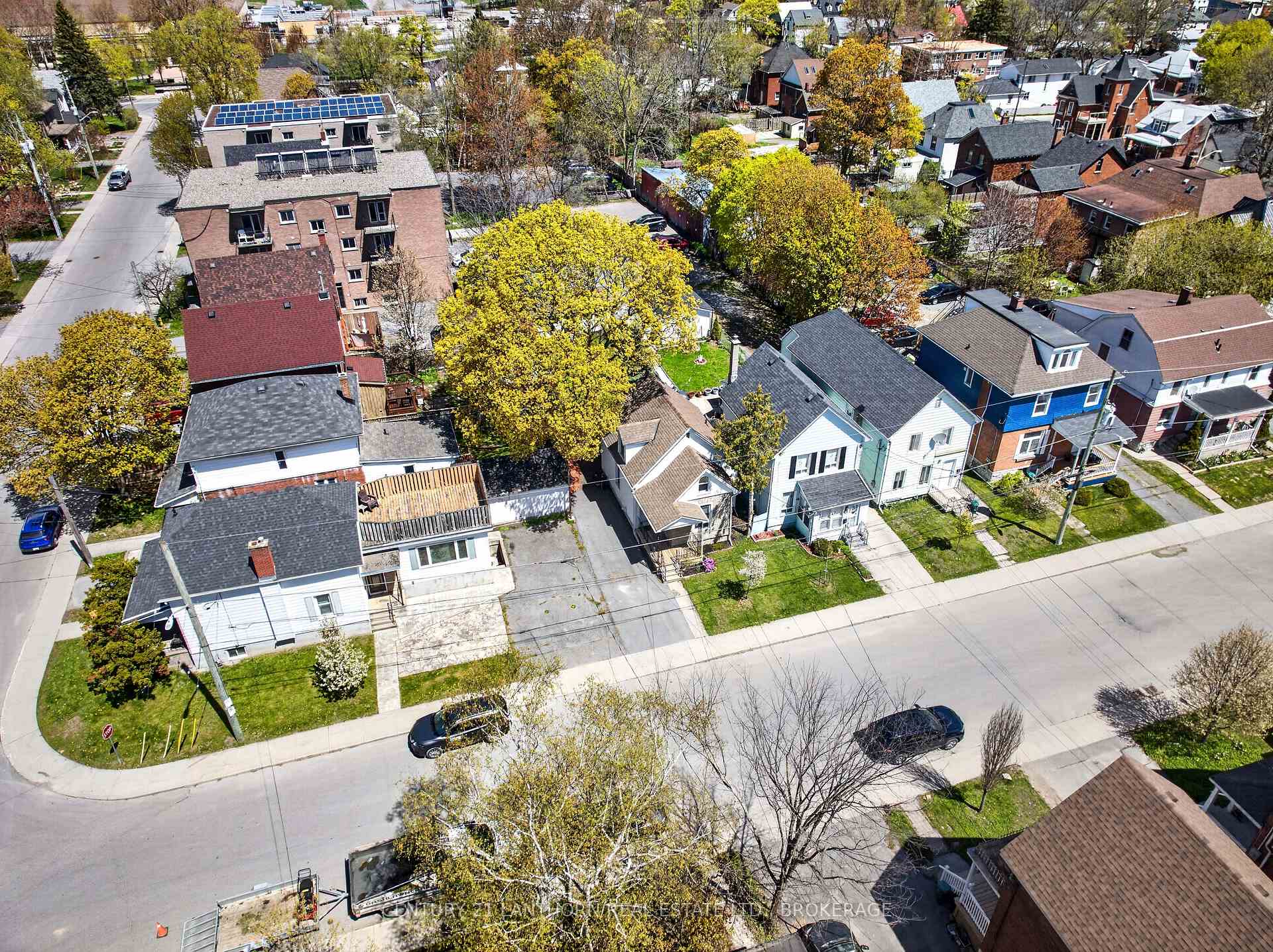 Photo 5 of 23 Jenkins Street, Kingston, East of Sir John A. Blvd — HOMEH