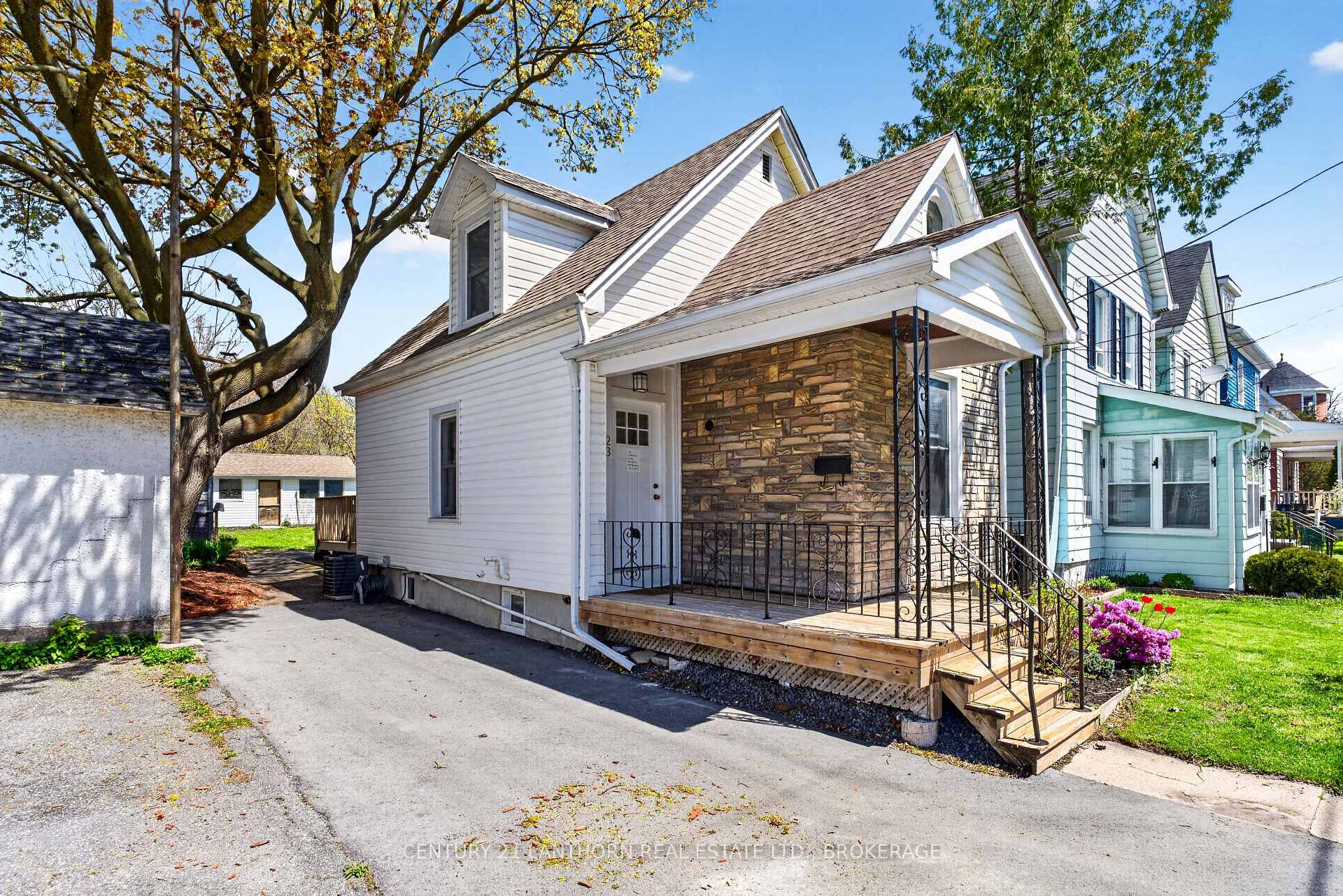 Photo 10 of 23 Jenkins Street, Kingston, East of Sir John A. Blvd — HOMEH