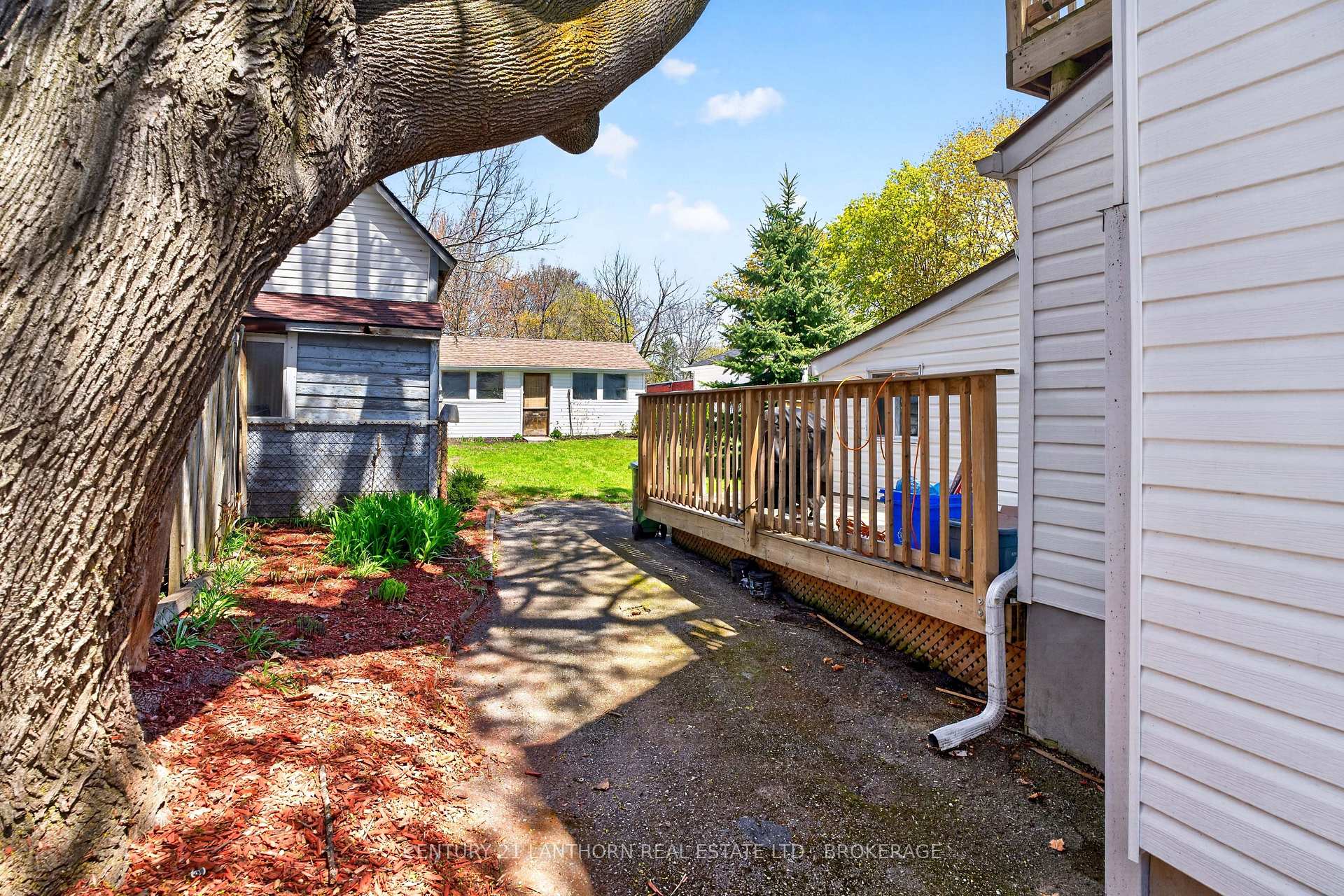 Photo 11 of 23 Jenkins Street, Kingston, East of Sir John A. Blvd — HOMEH