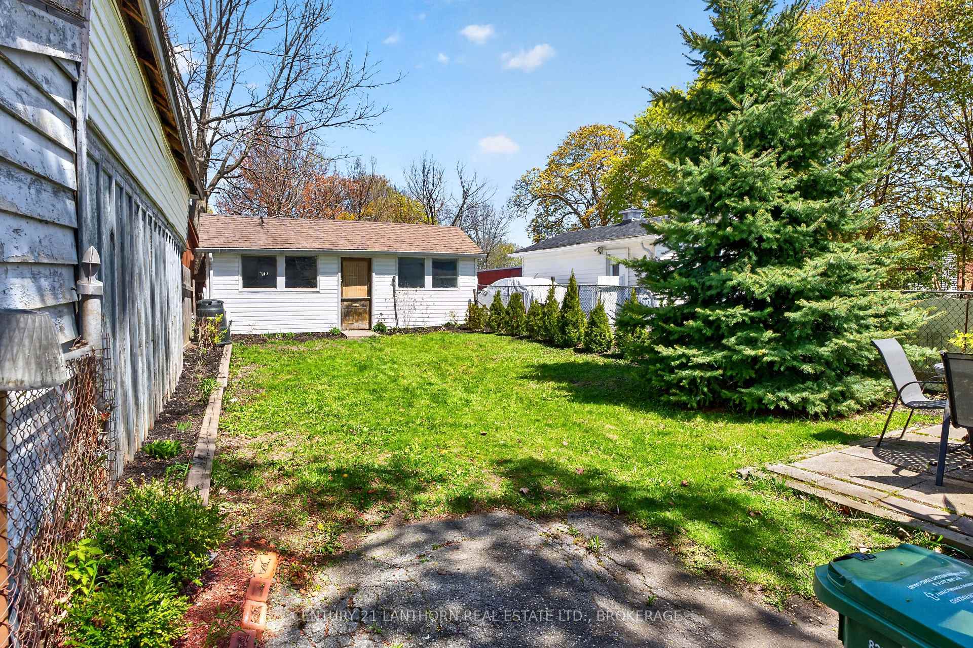 Photo 12 of 23 Jenkins Street, Kingston, East of Sir John A. Blvd — HOMEH